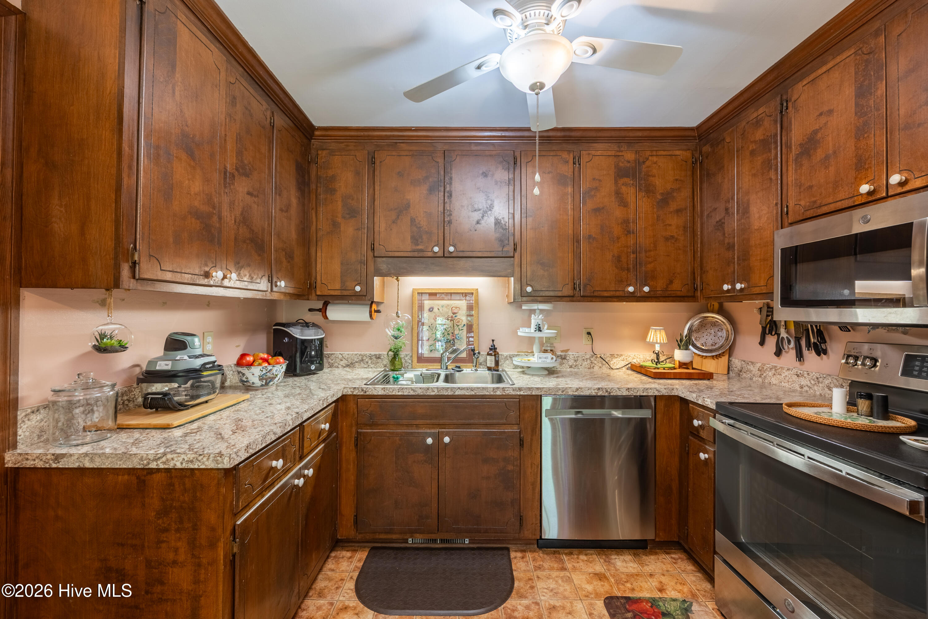 1910 Sierra Drive Nw Property Photo 15
