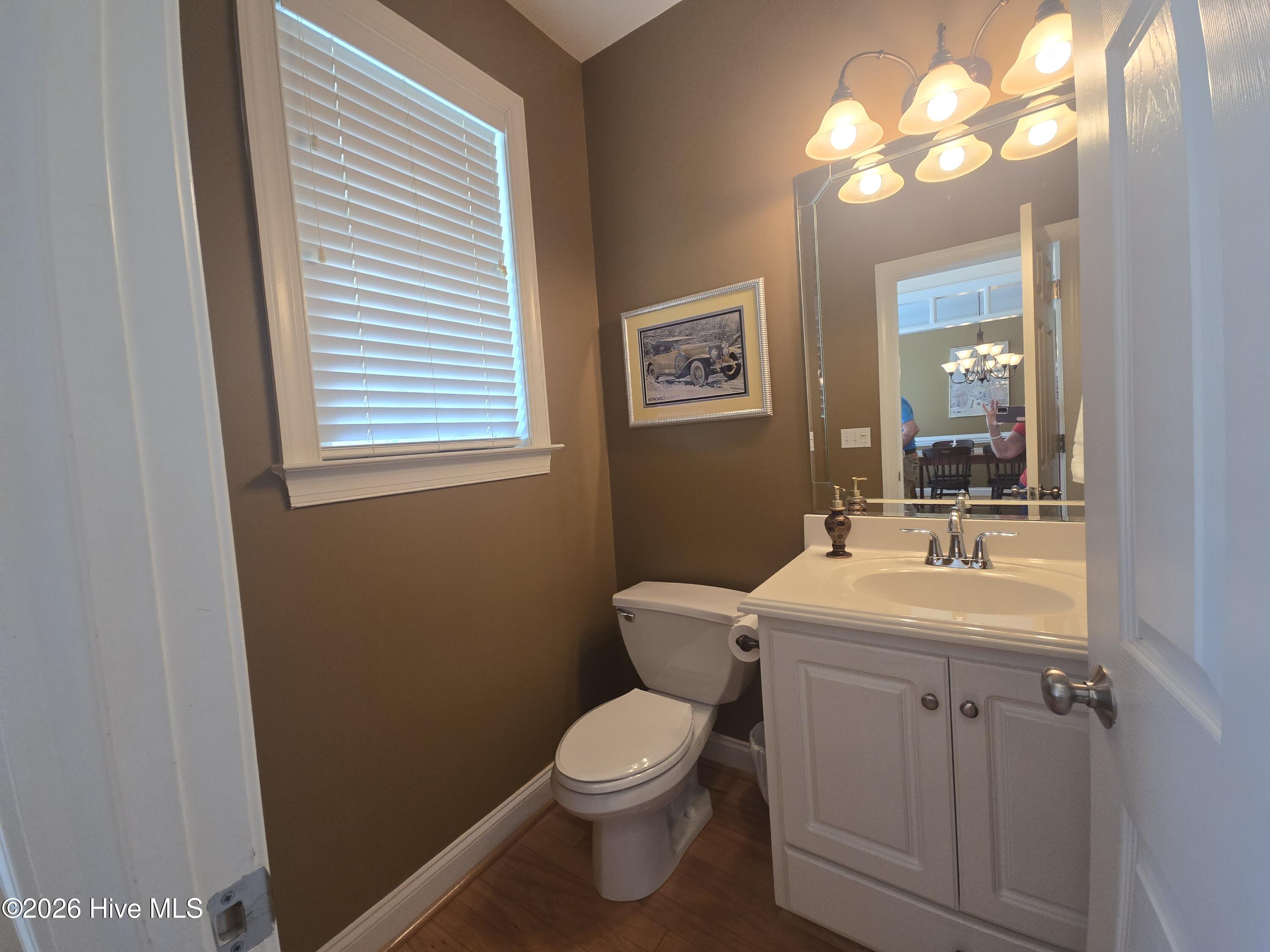 3725 Ashcroft Drive Property Photo 6