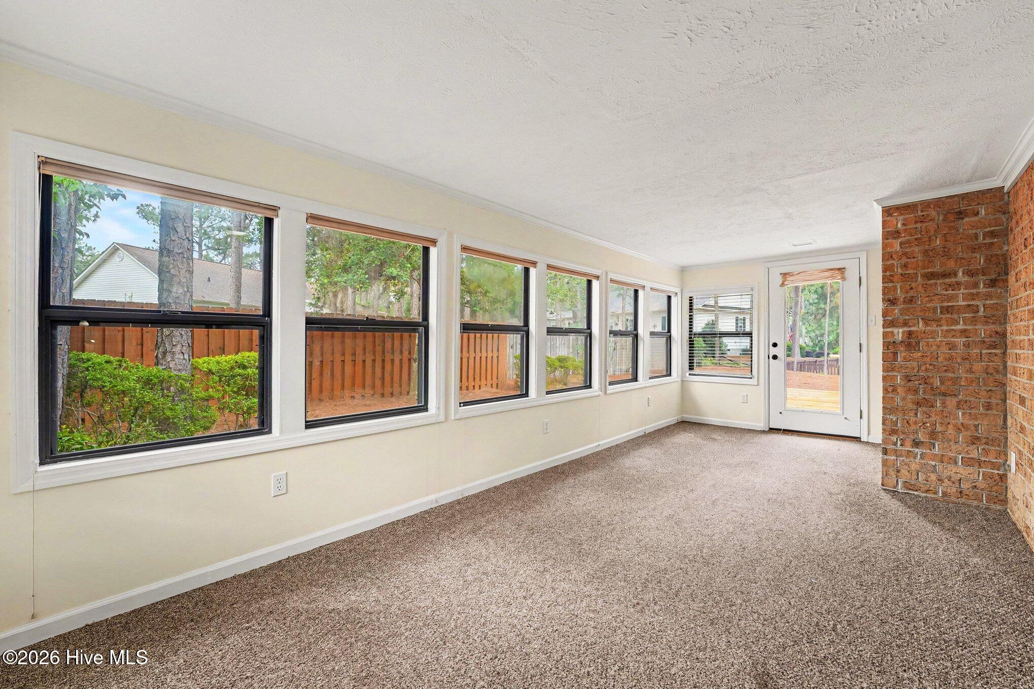 1555 Longleaf Drive E Property Photo 20
