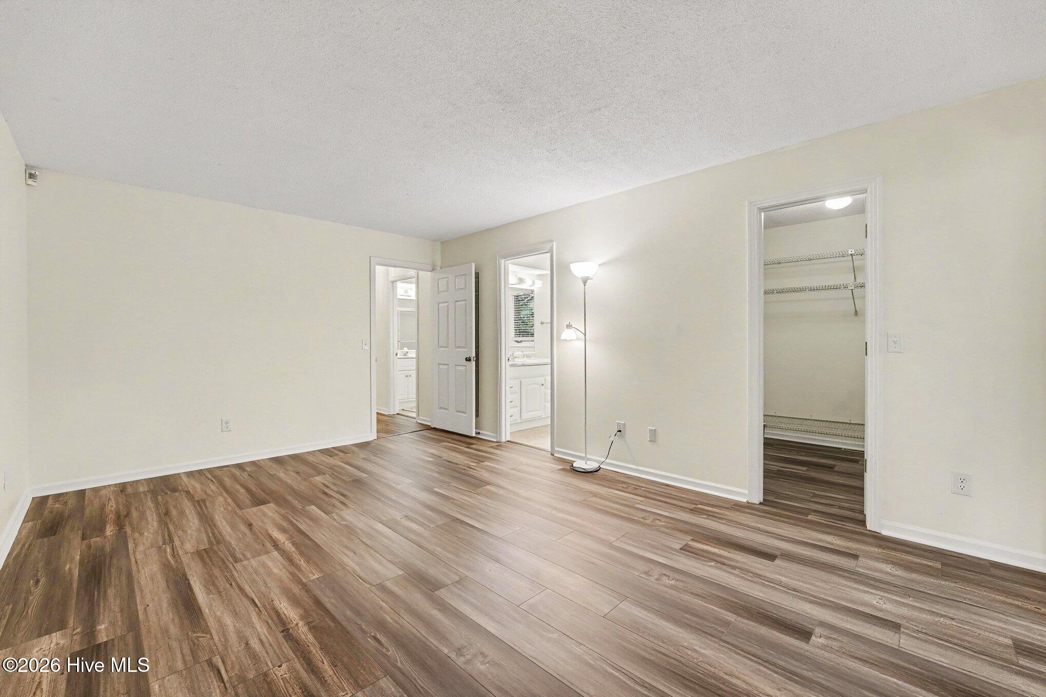 1555 Longleaf Drive E Property Photo 23