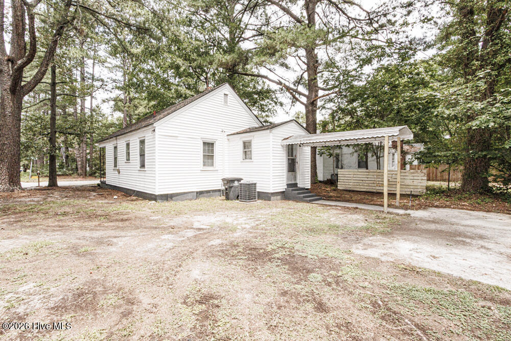 923 O Berry Street Property Photo 5
