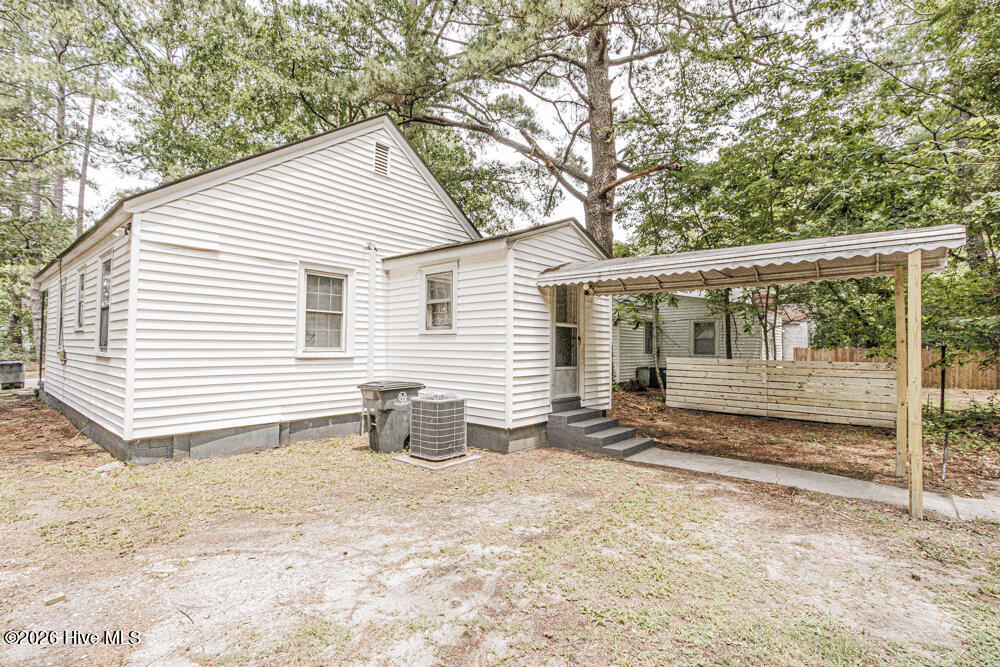 923 O Berry Street Property Photo 6
