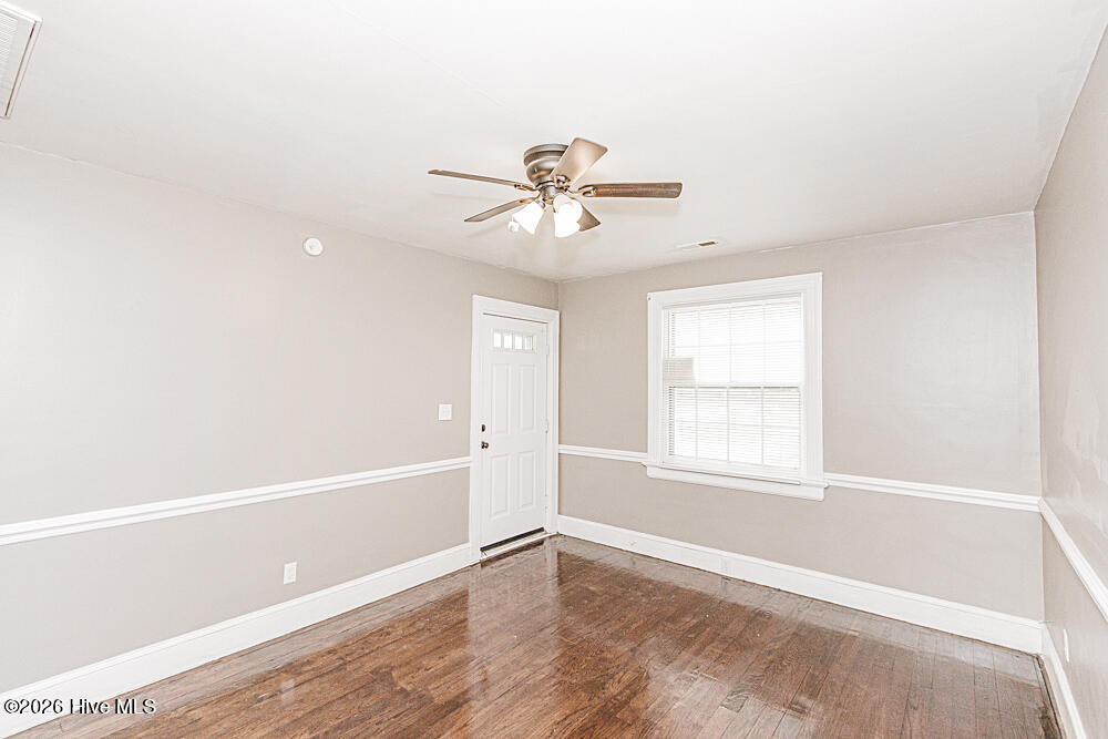 923 O Berry Street Property Photo 10