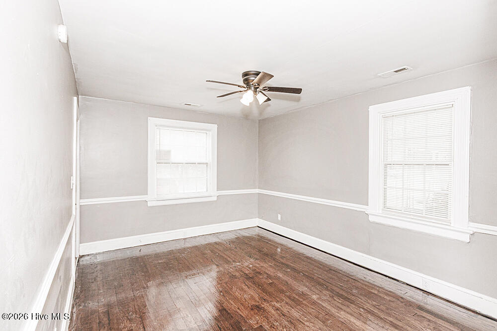 923 O Berry Street Property Photo 11