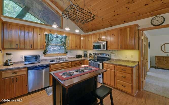 127 Lazy Creek Lane Property Photo 2
