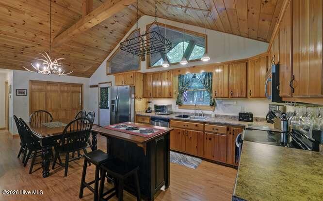 127 Lazy Creek Lane Property Photo 3