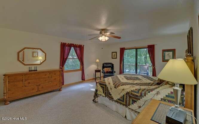 127 Lazy Creek Lane Property Photo 10