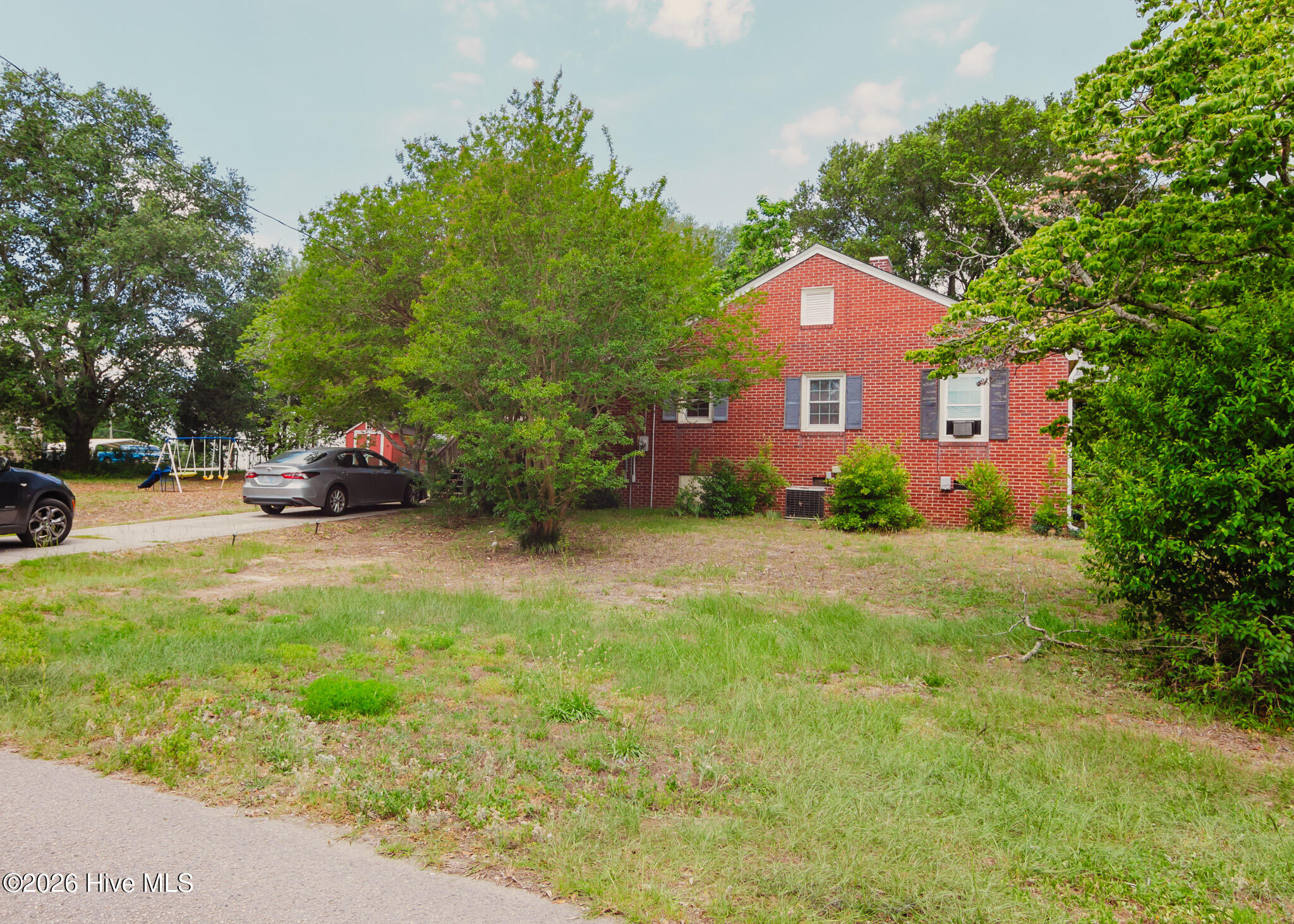 303 Myrtle Avenue Property Photo 2