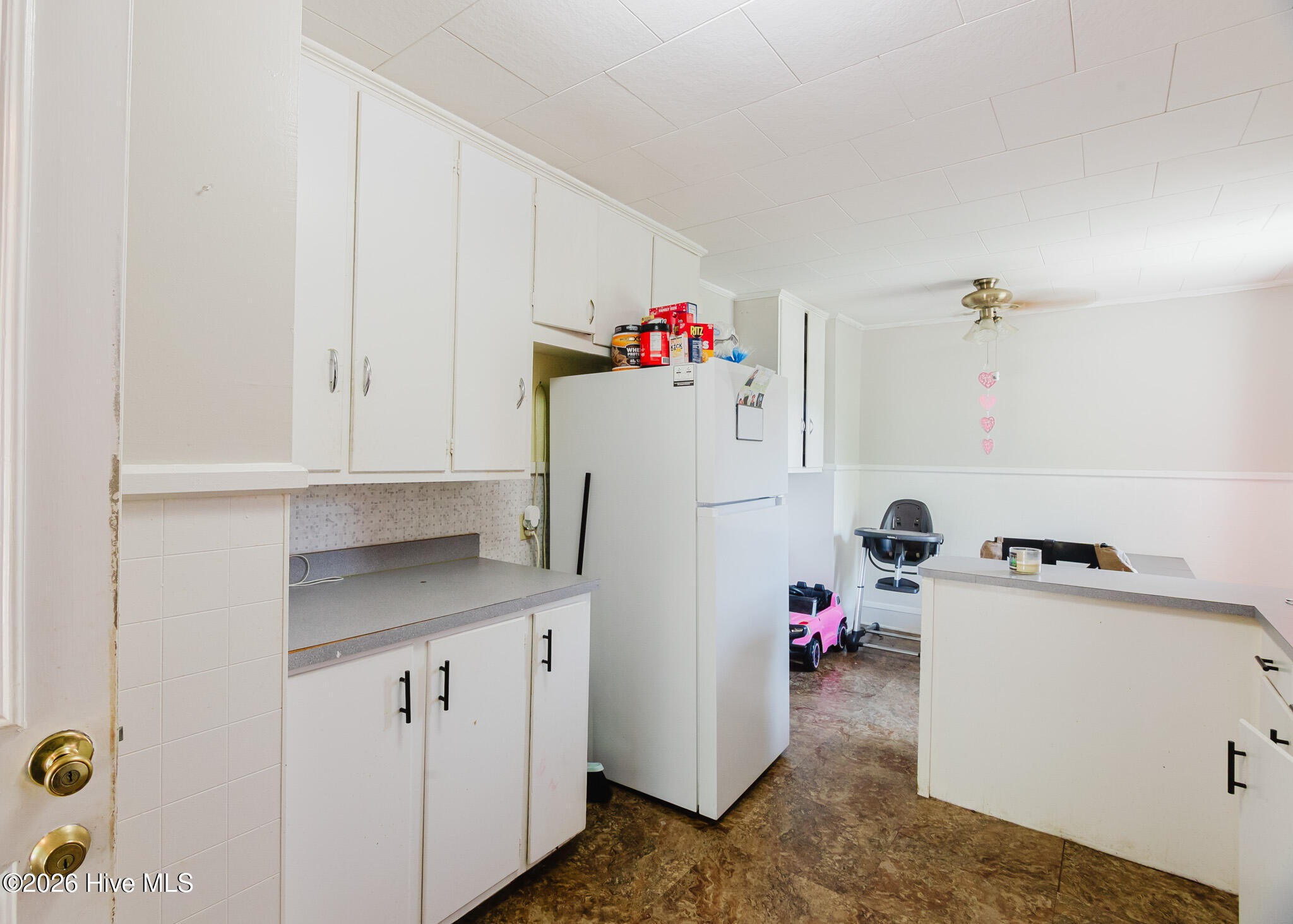 303 Myrtle Avenue Property Photo 3
