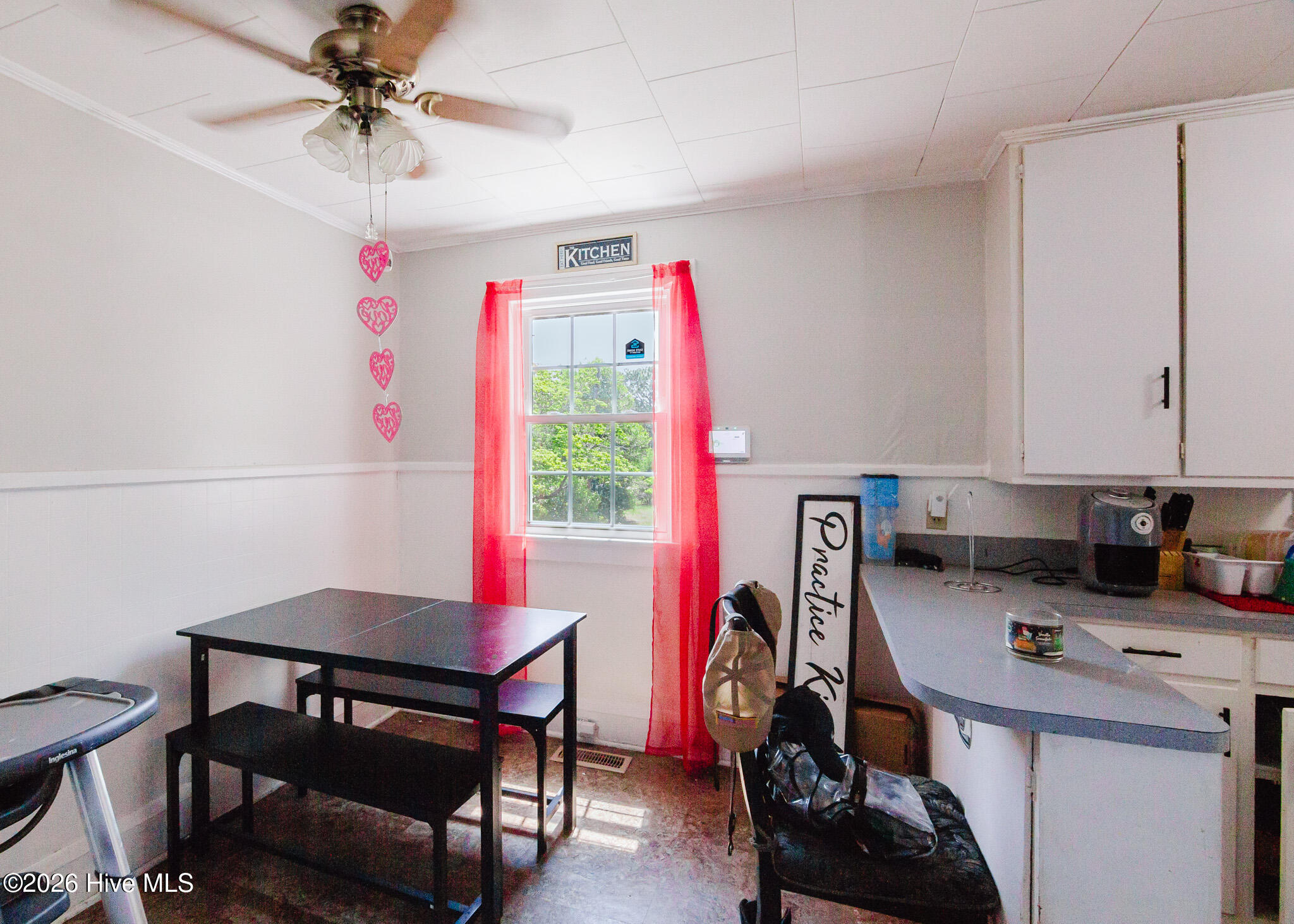 303 Myrtle Avenue Property Photo 5
