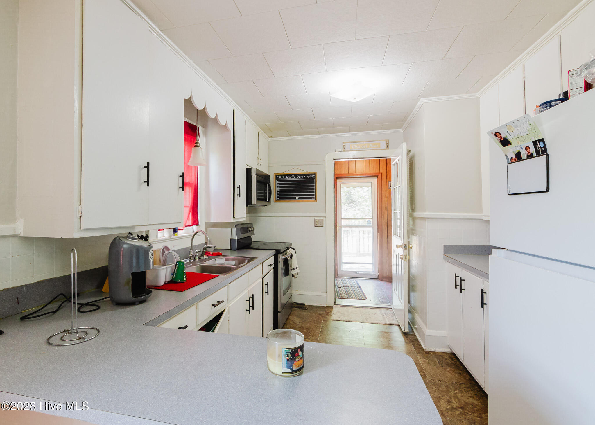 303 Myrtle Avenue Property Photo 6