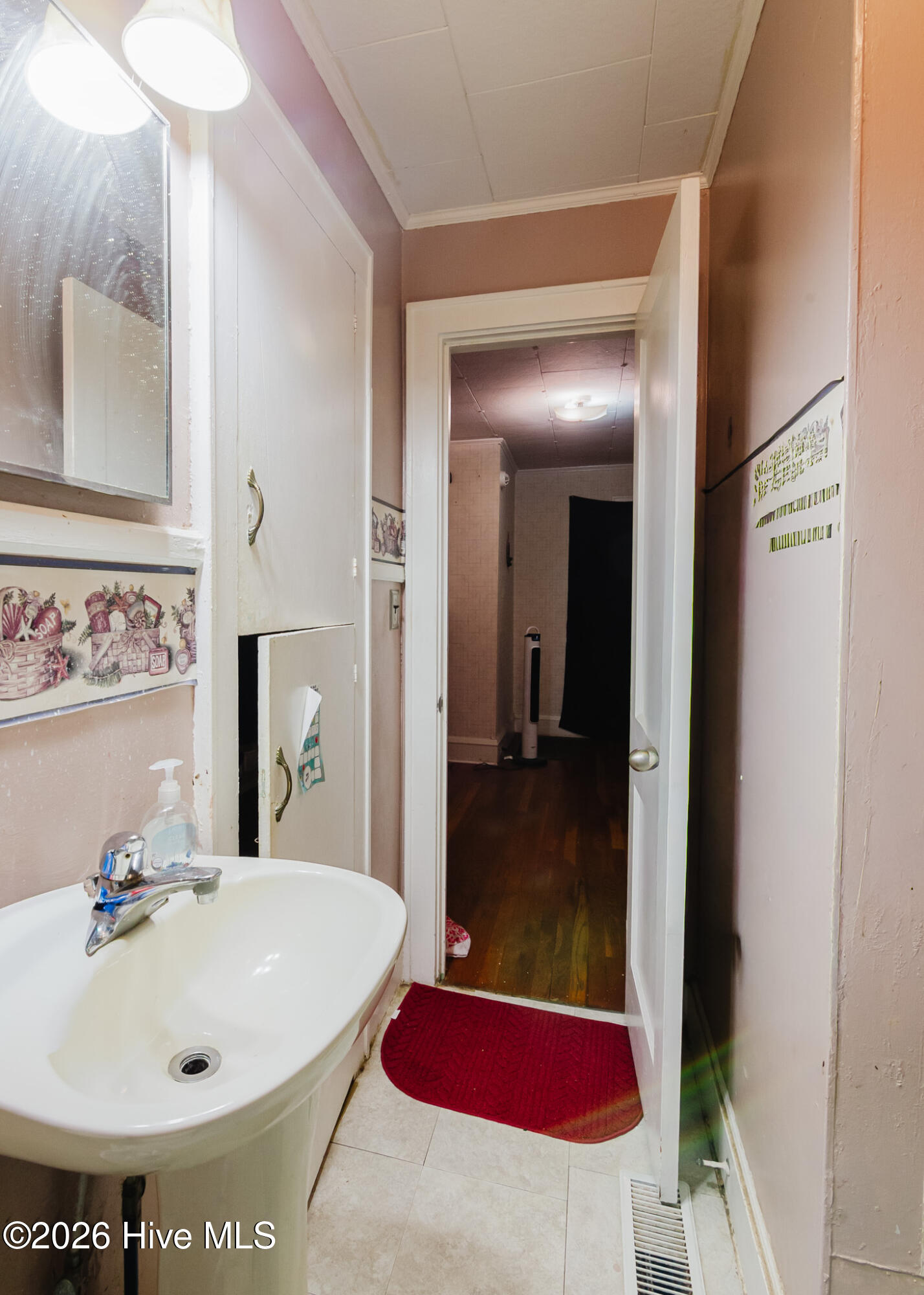 303 Myrtle Avenue Property Photo 16