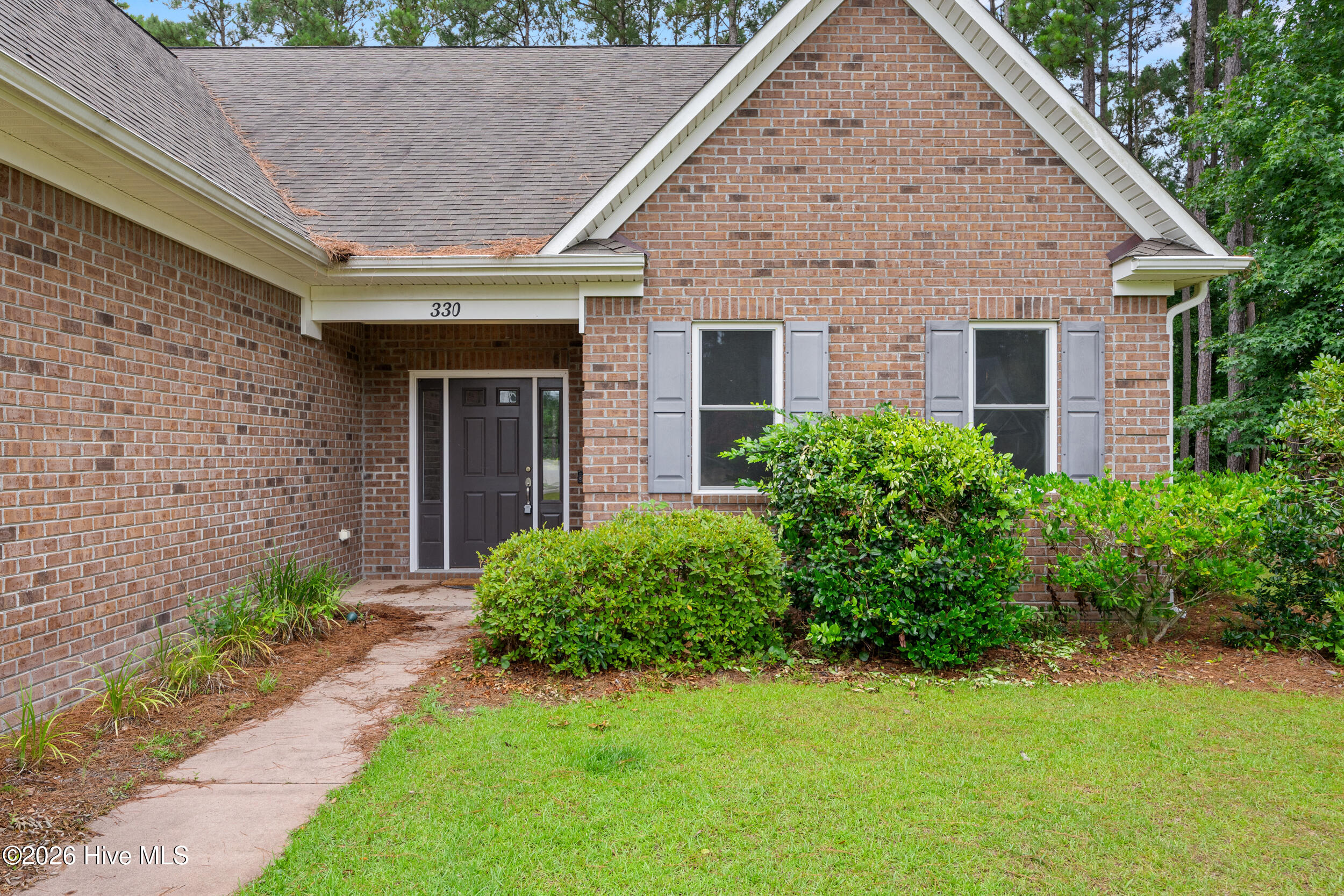 330 Crown Pointe Drive Property Photo 7