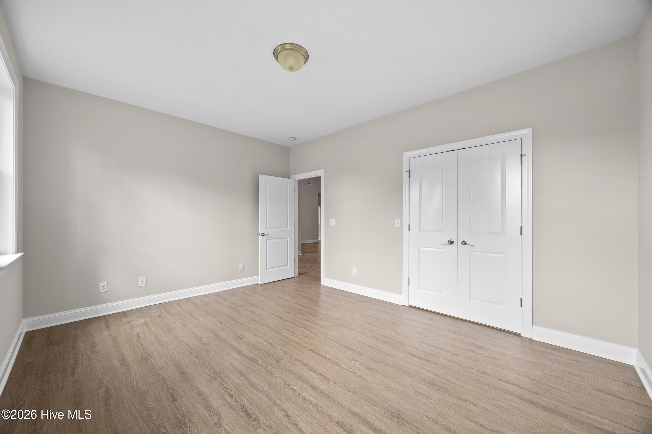 330 Crown Pointe Drive Property Photo 14