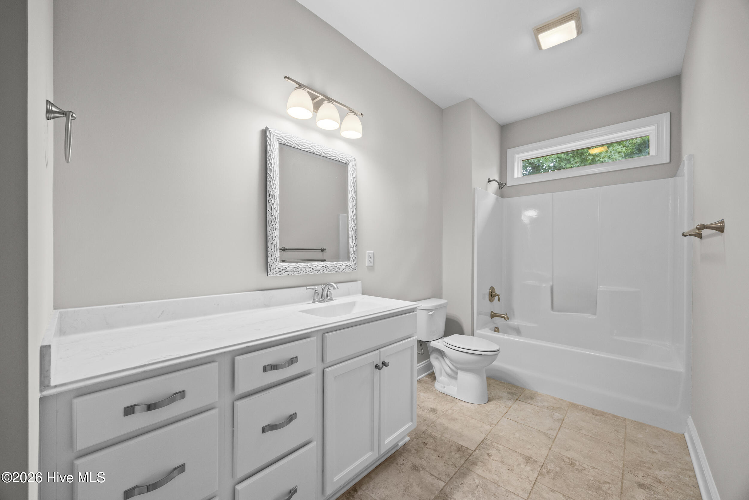 330 Crown Pointe Drive Property Photo 15