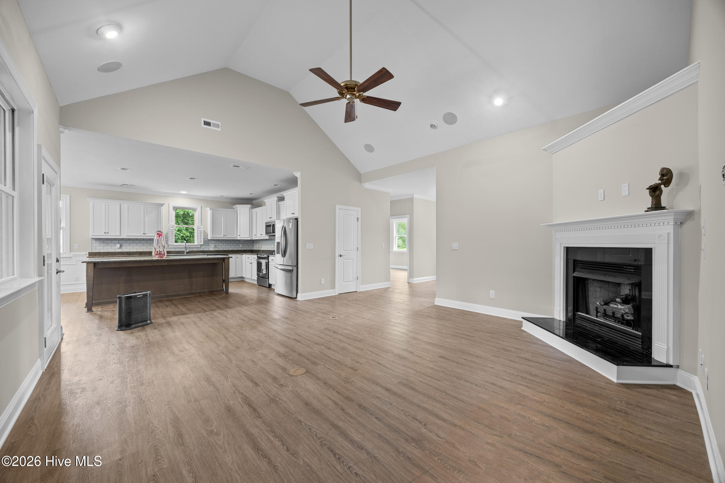 330 Crown Pointe Drive Property Photo 17