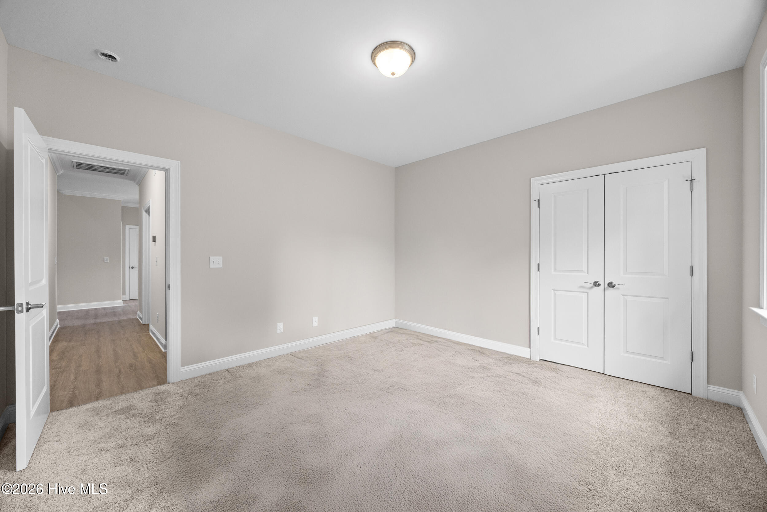 330 Crown Pointe Drive Property Photo 35