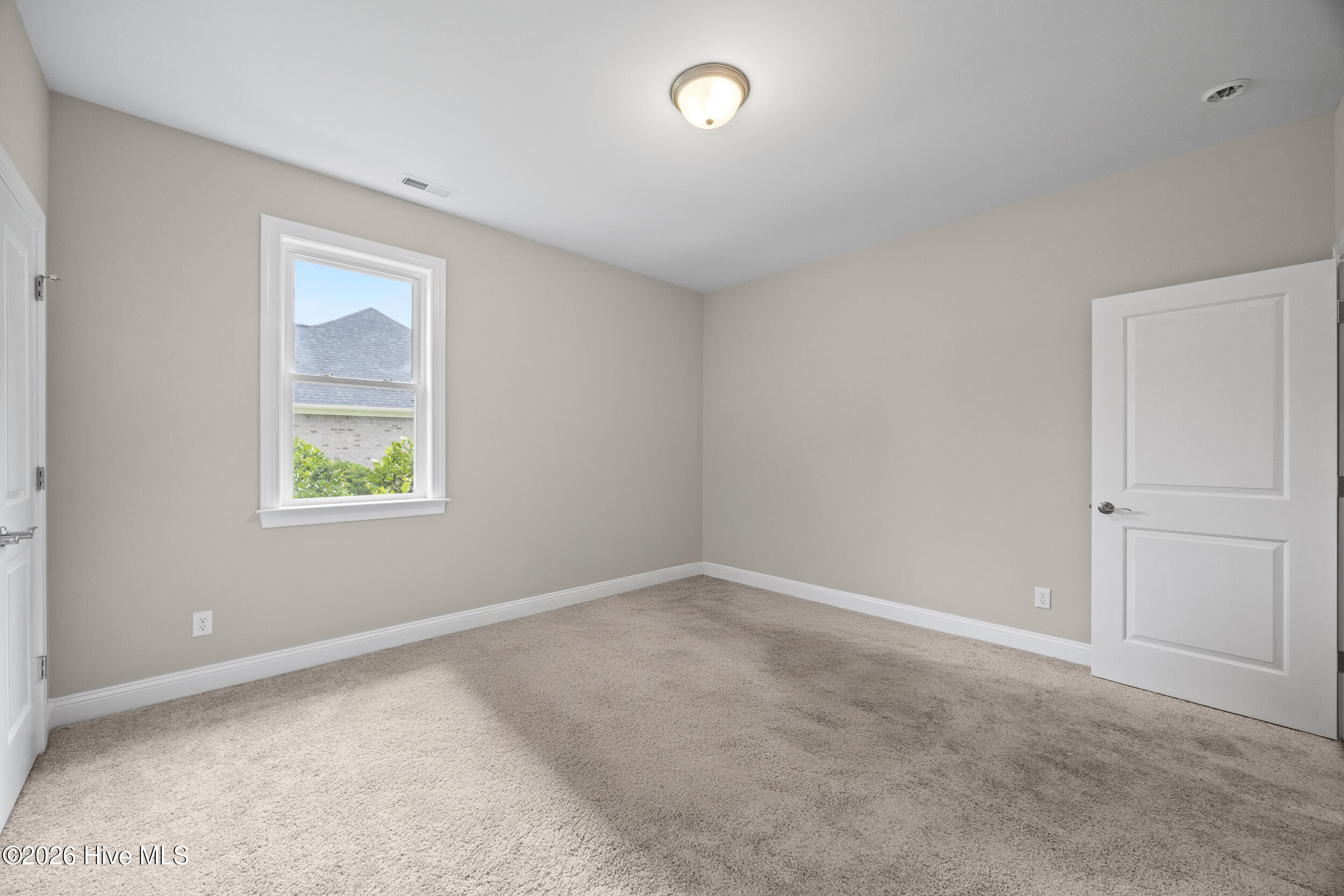 330 Crown Pointe Drive Property Photo 36