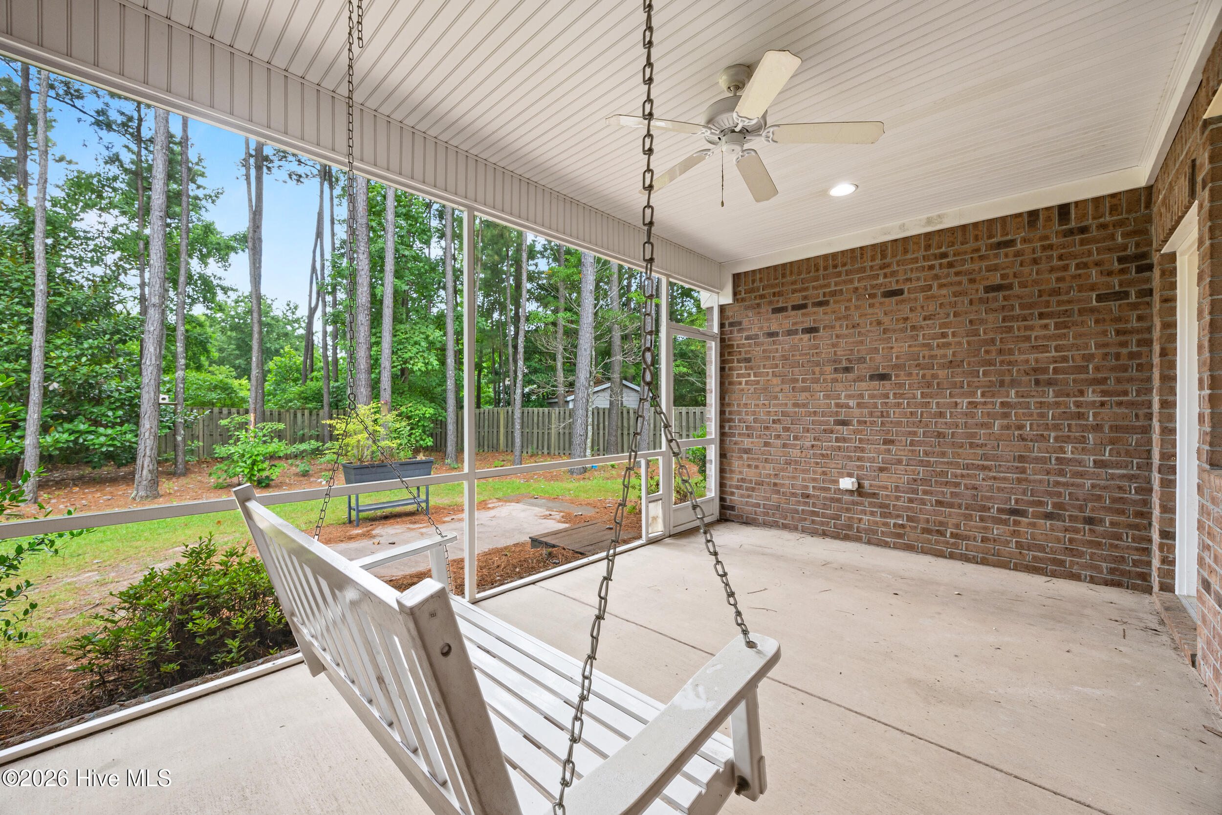 330 Crown Pointe Drive Property Photo 45