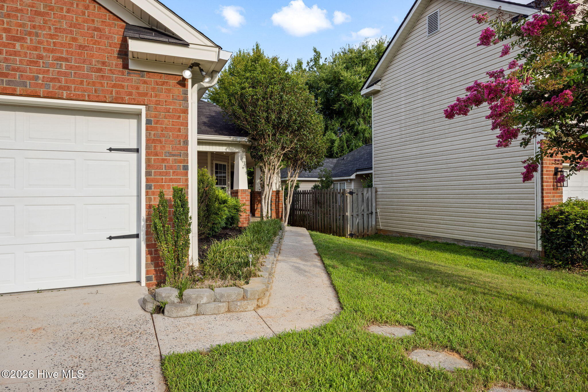 2012 Summerton Circle Property Photo 9