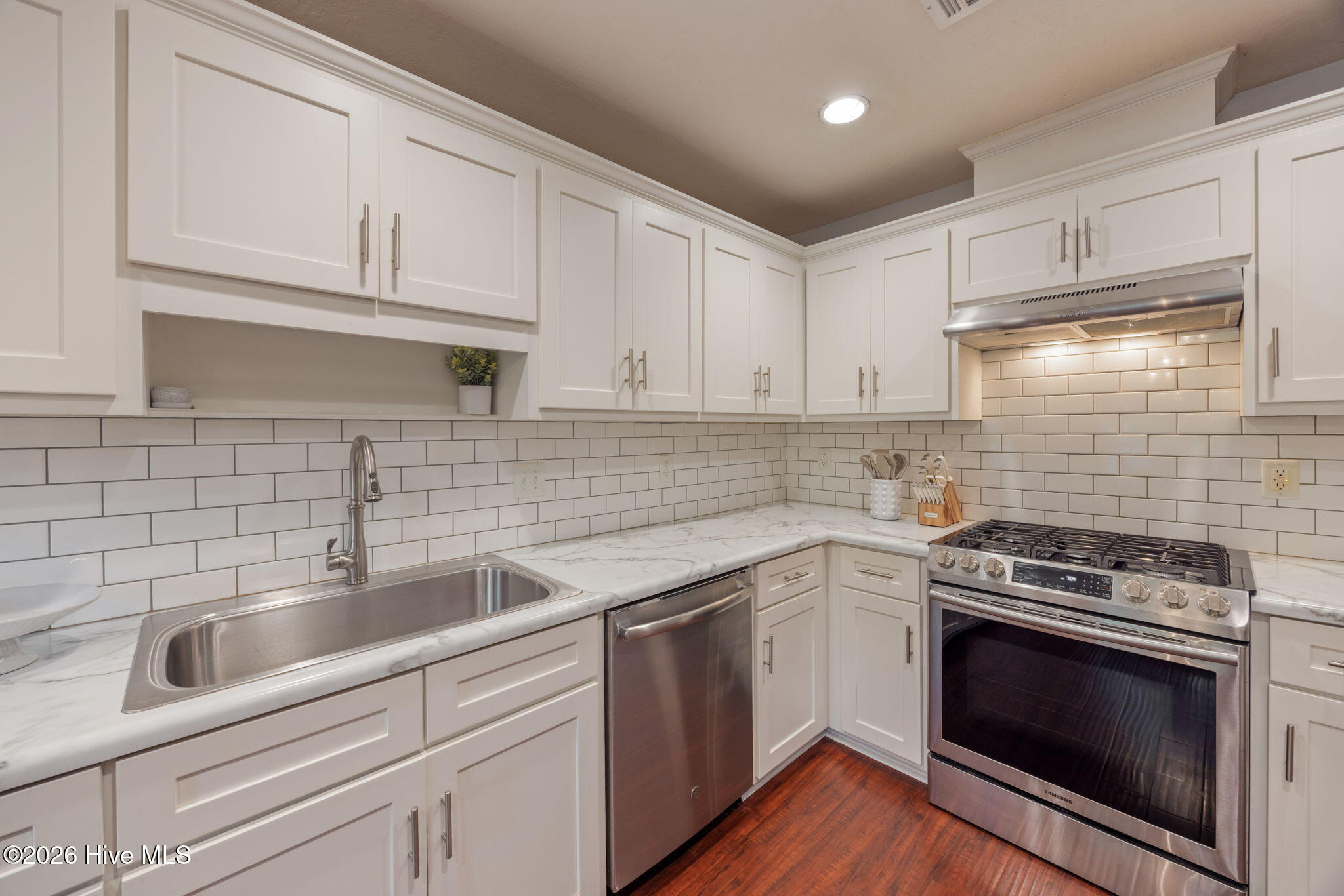 2012 Summerton Circle Property Photo 26