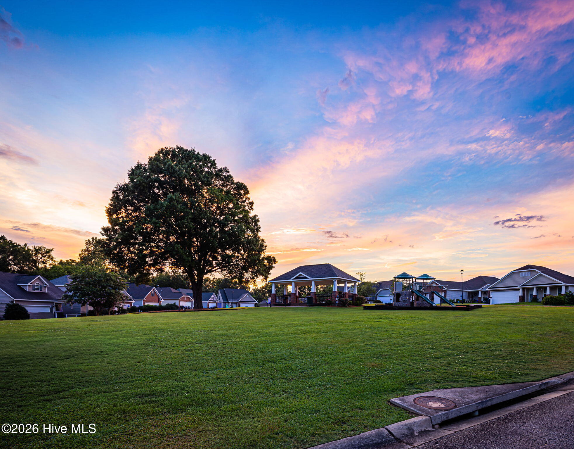 2012 Summerton Circle Property Photo 54
