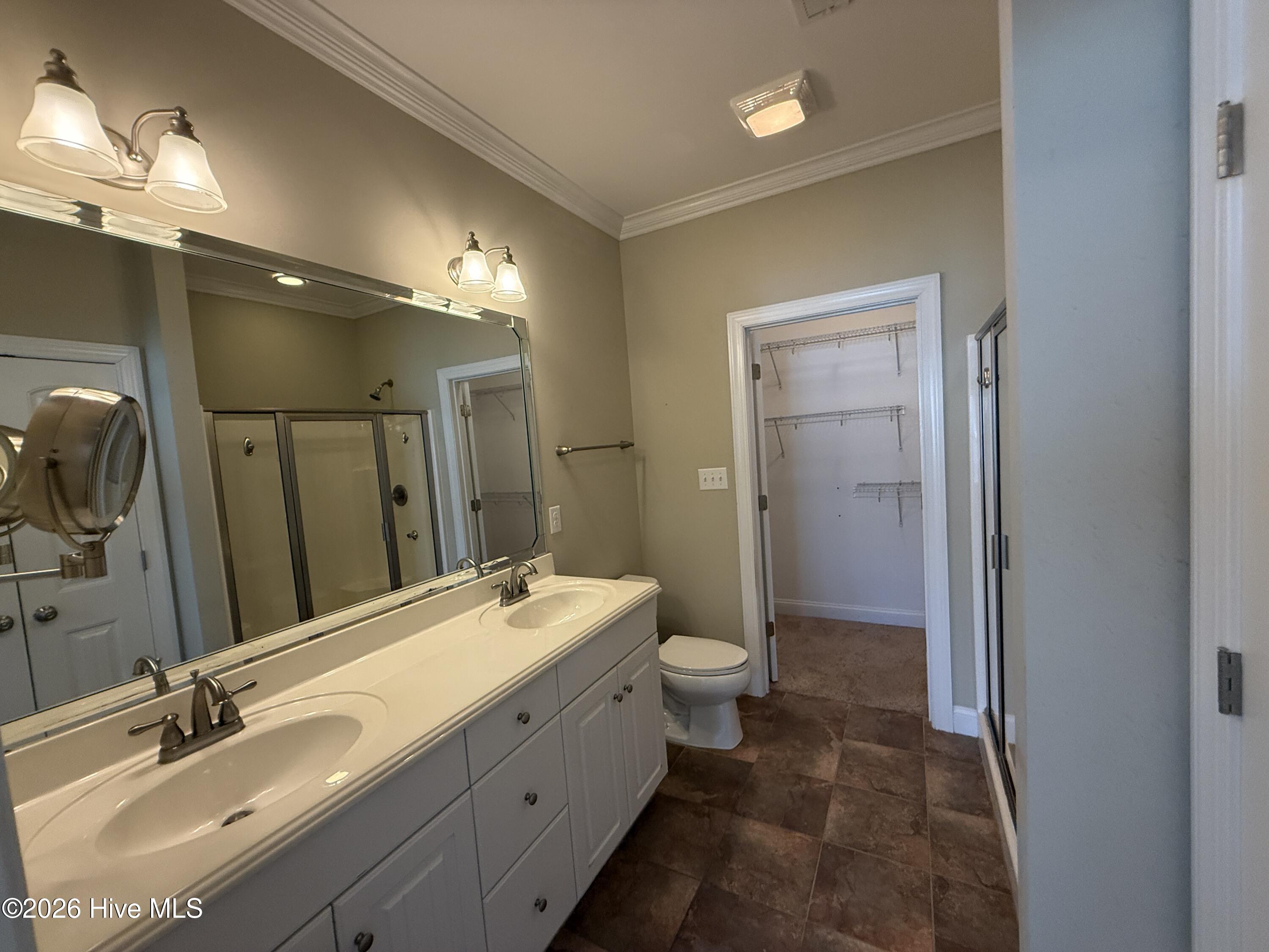 3103 Live Oak Lane N B Property Photo 15