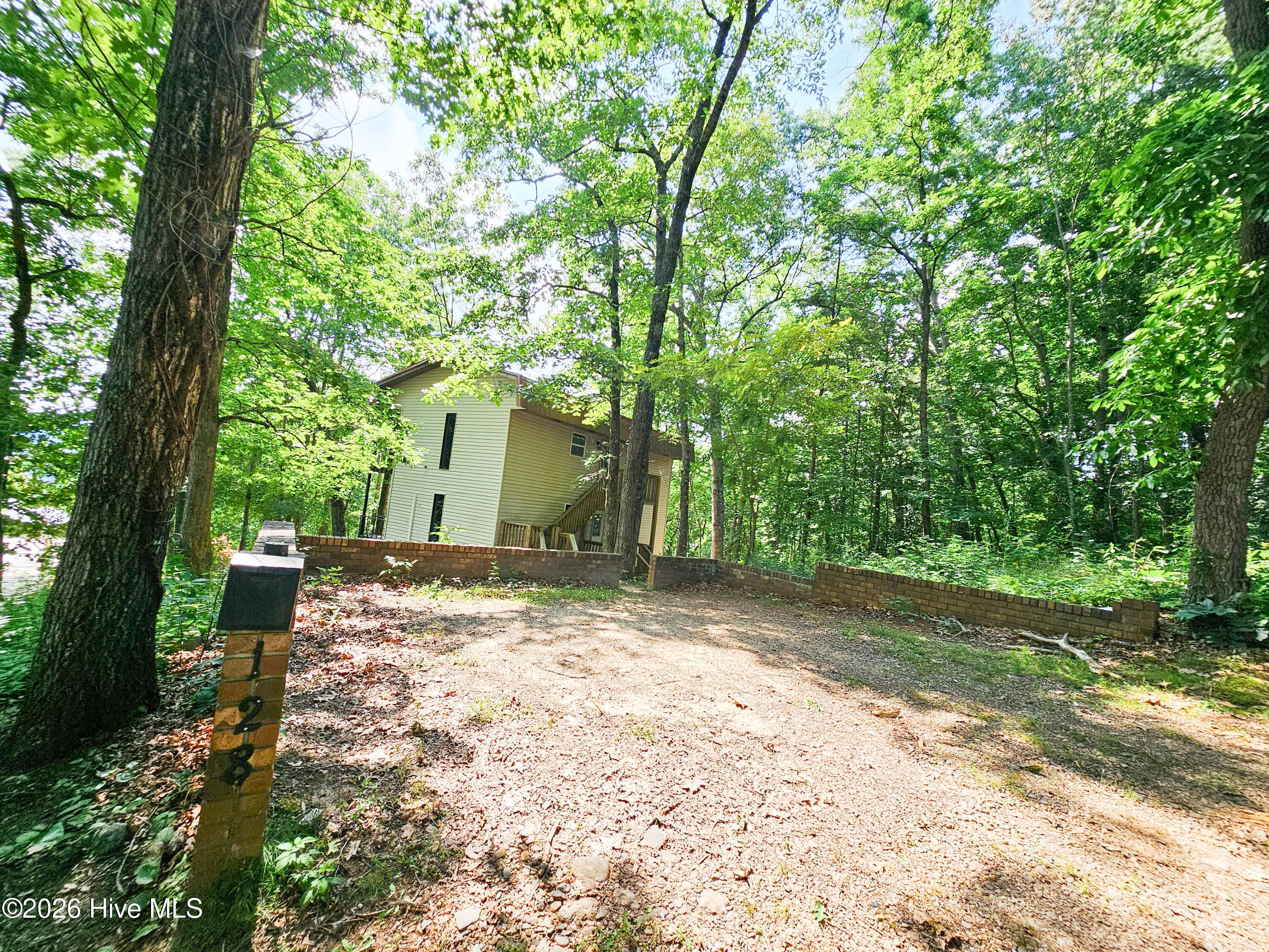 128 Manor Drive A & B Property Photo 3