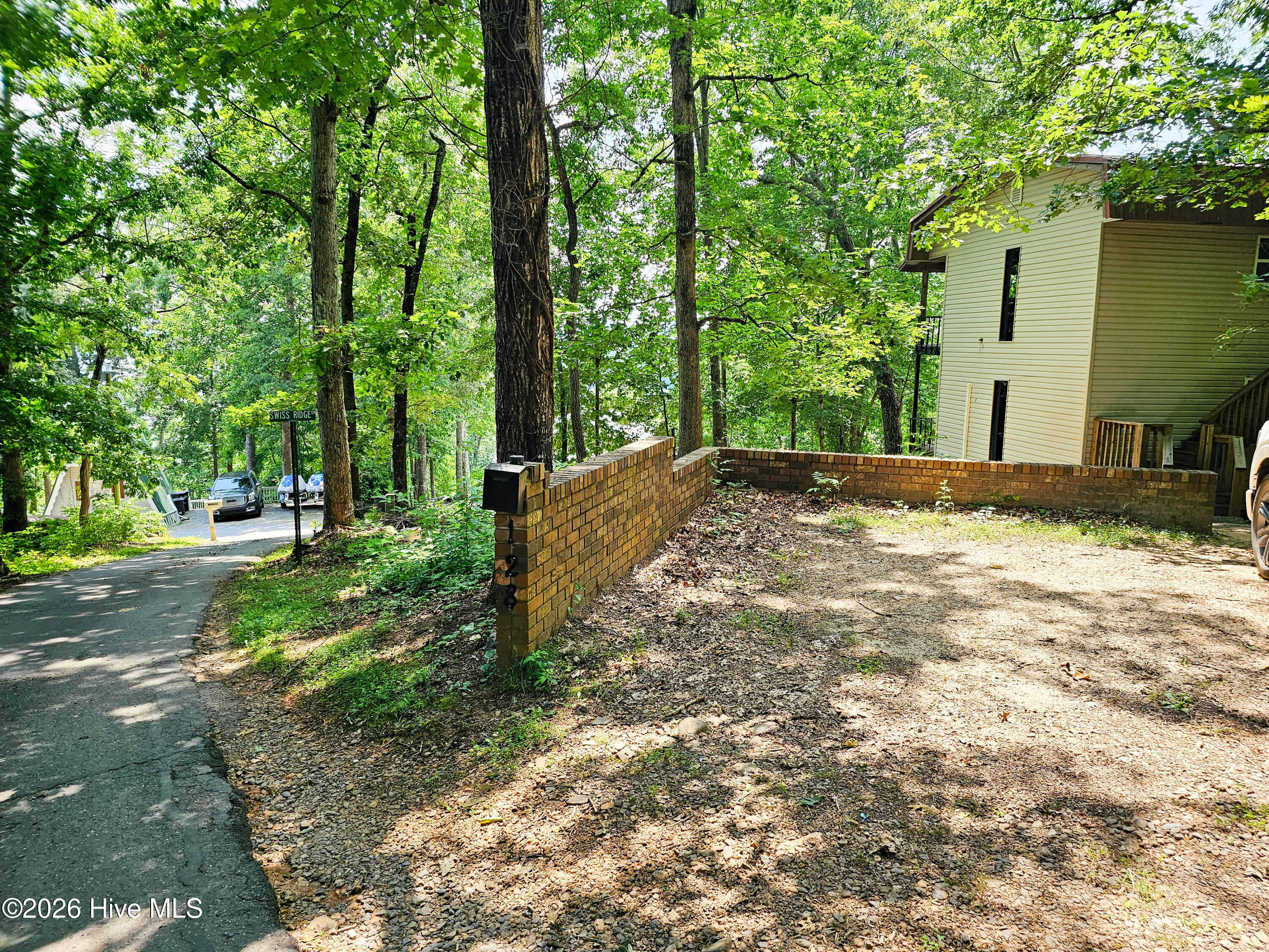 128 Manor Drive A & B Property Photo 4