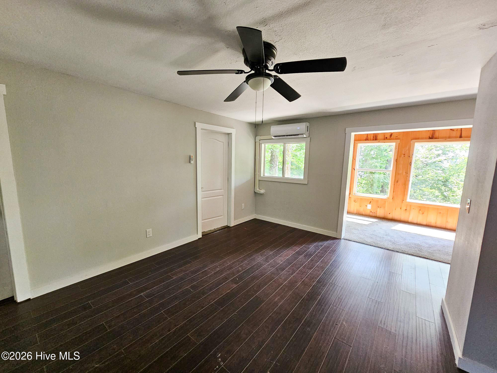 128 Manor Drive A & B Property Photo 14