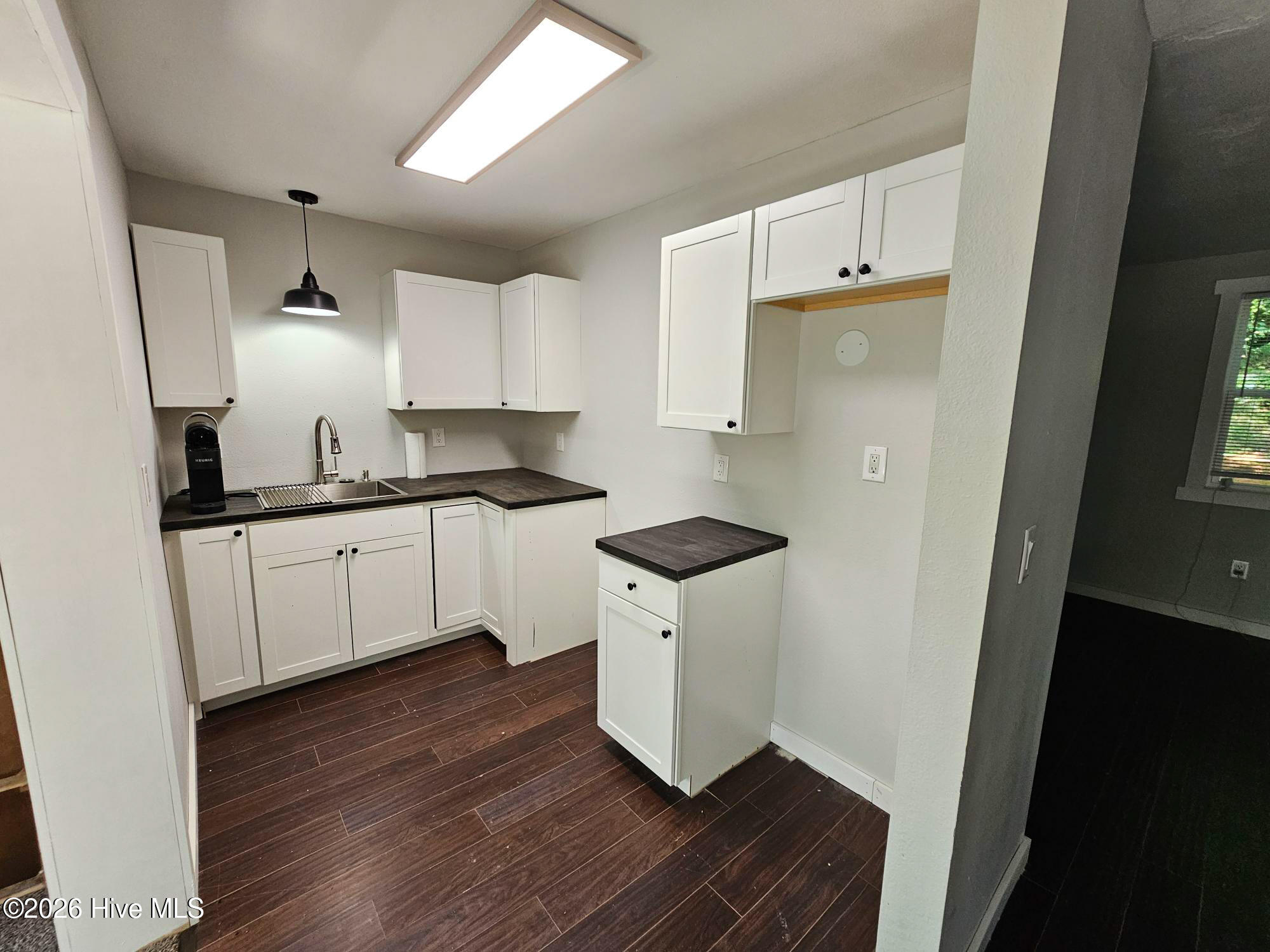 128 Manor Drive A & B Property Photo 15