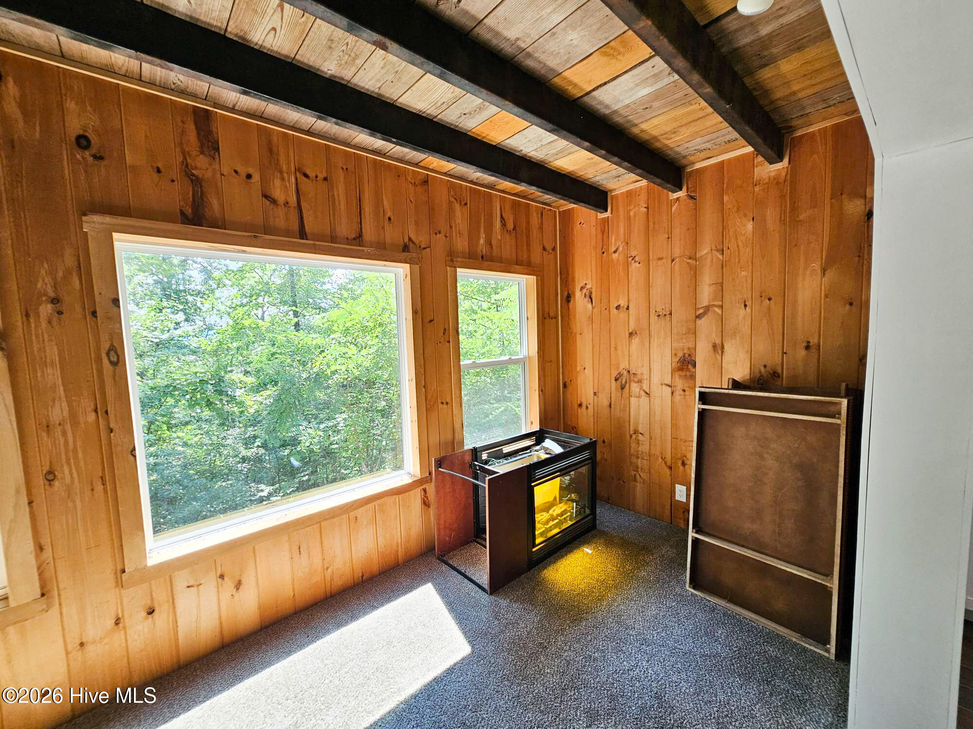 128 Manor Drive A & B Property Photo 16
