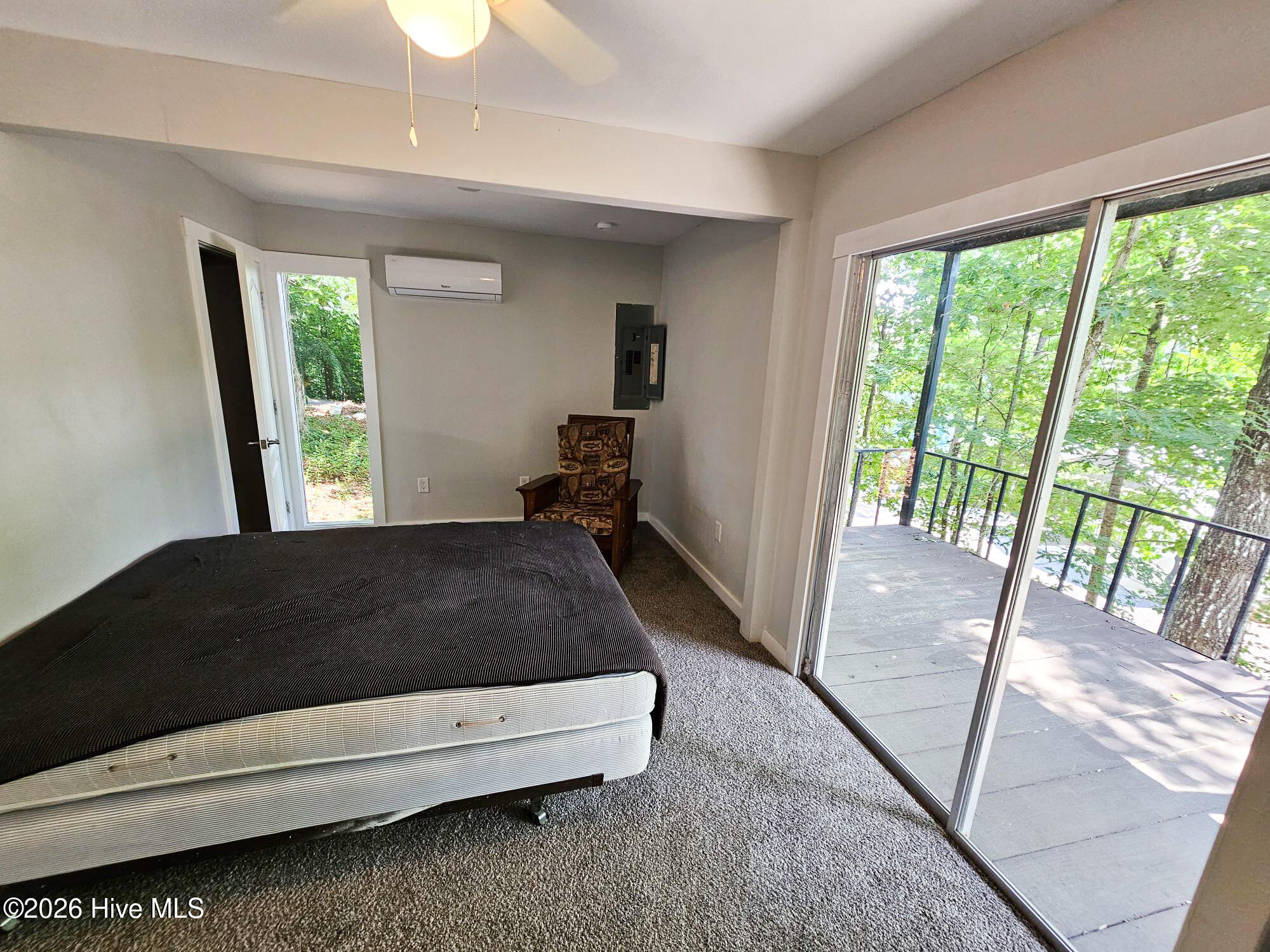 128 Manor Drive A & B Property Photo 22