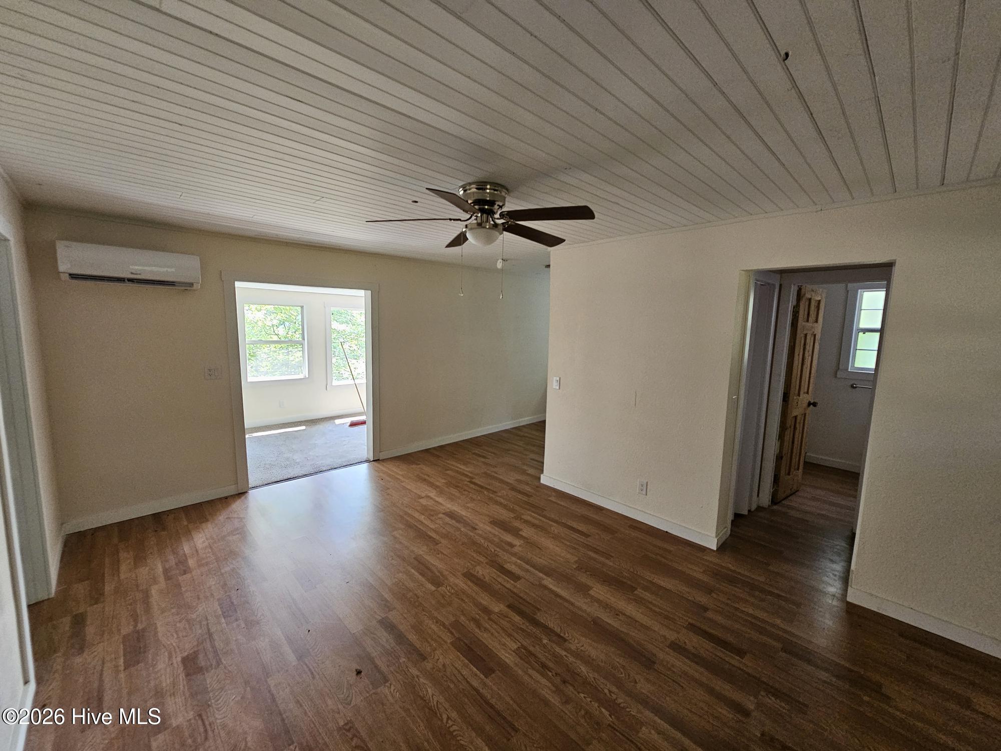 128 Manor Drive A & B Property Photo 29