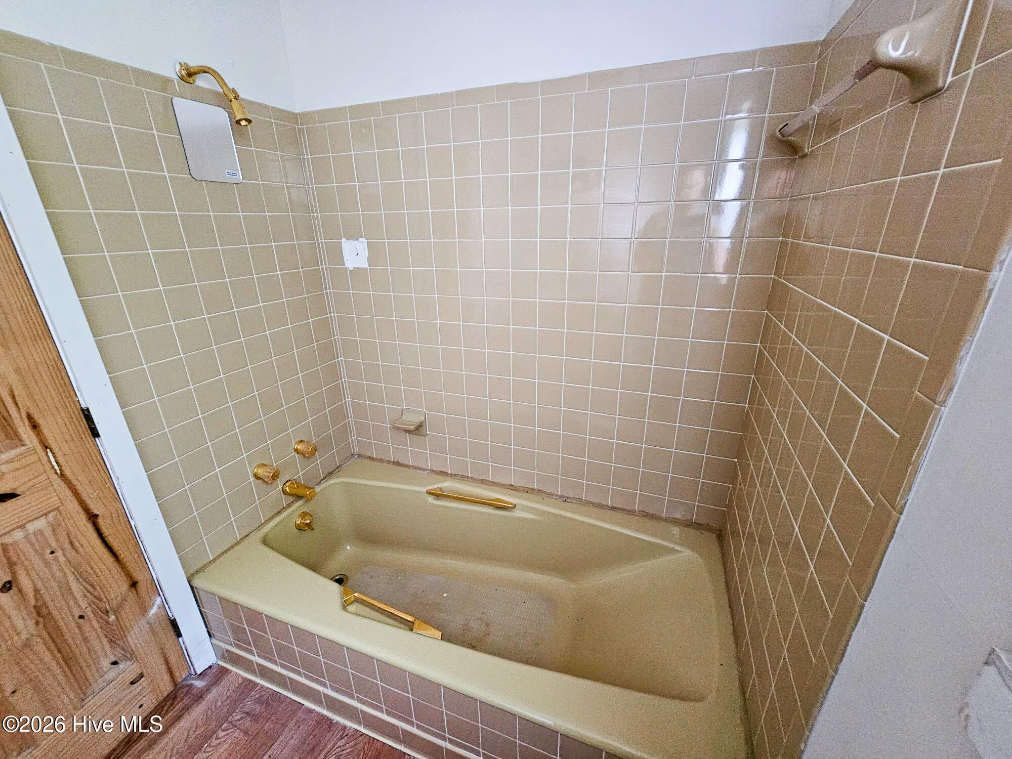 128 Manor Drive A & B Property Photo 33