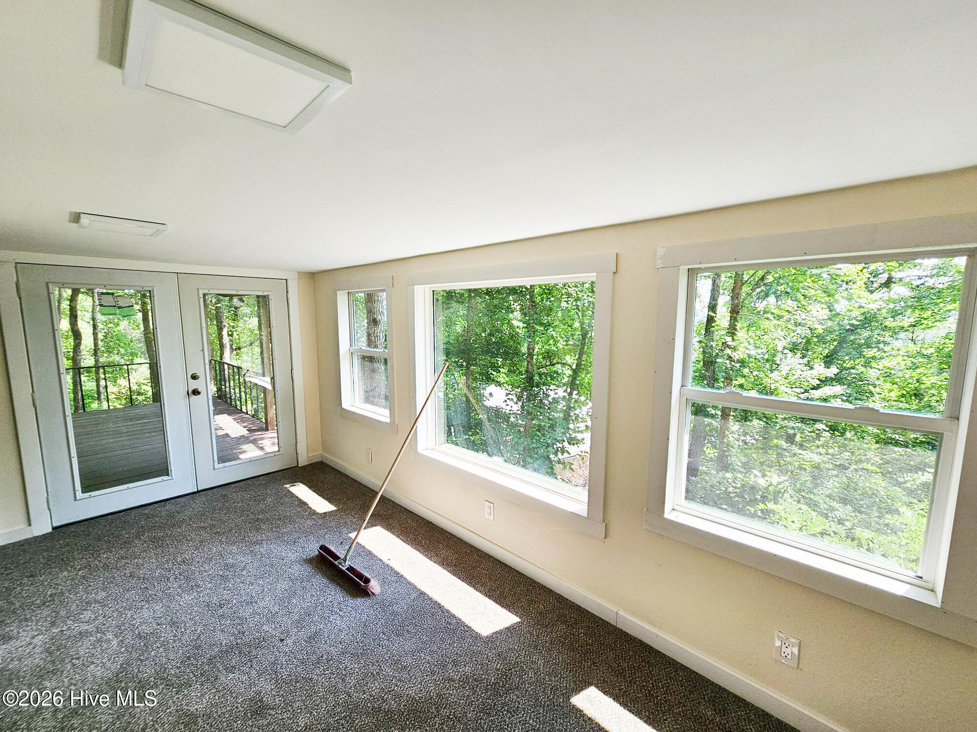 128 Manor Drive A & B Property Photo 36