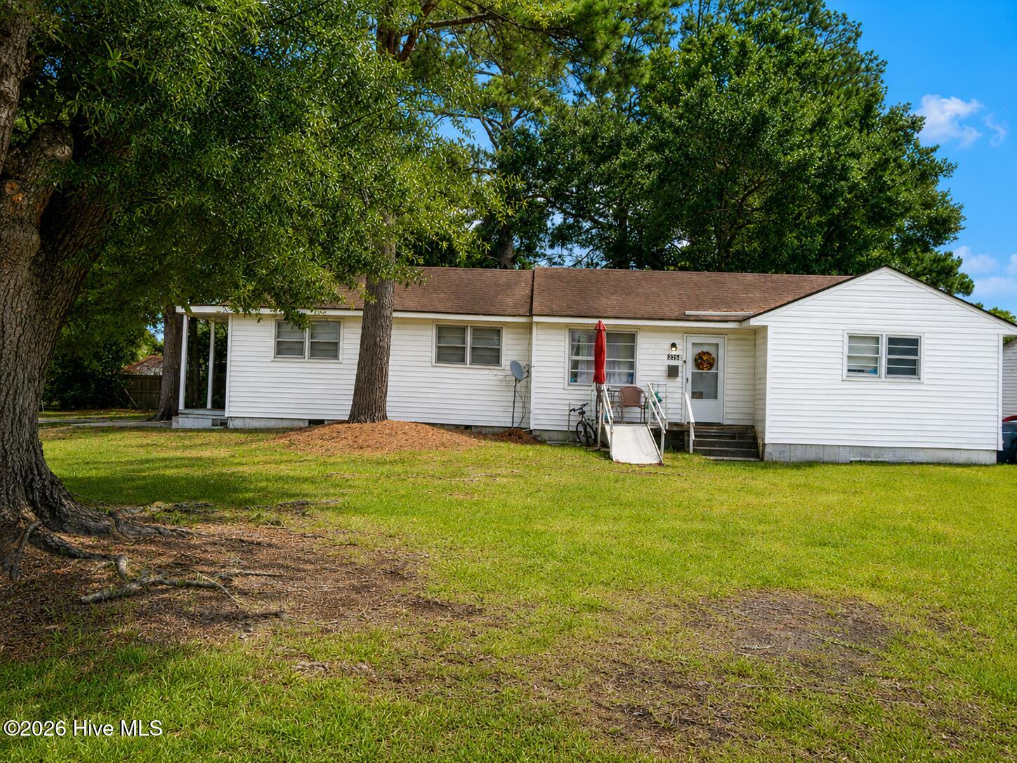 2258-2260 Onslow Drive Property Photo 1