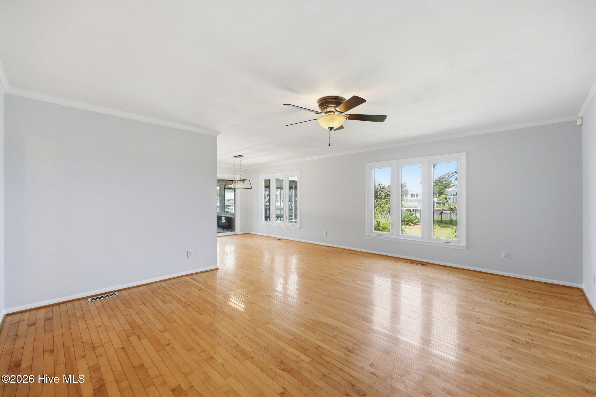 220 Club Point Drive Property Photo 19