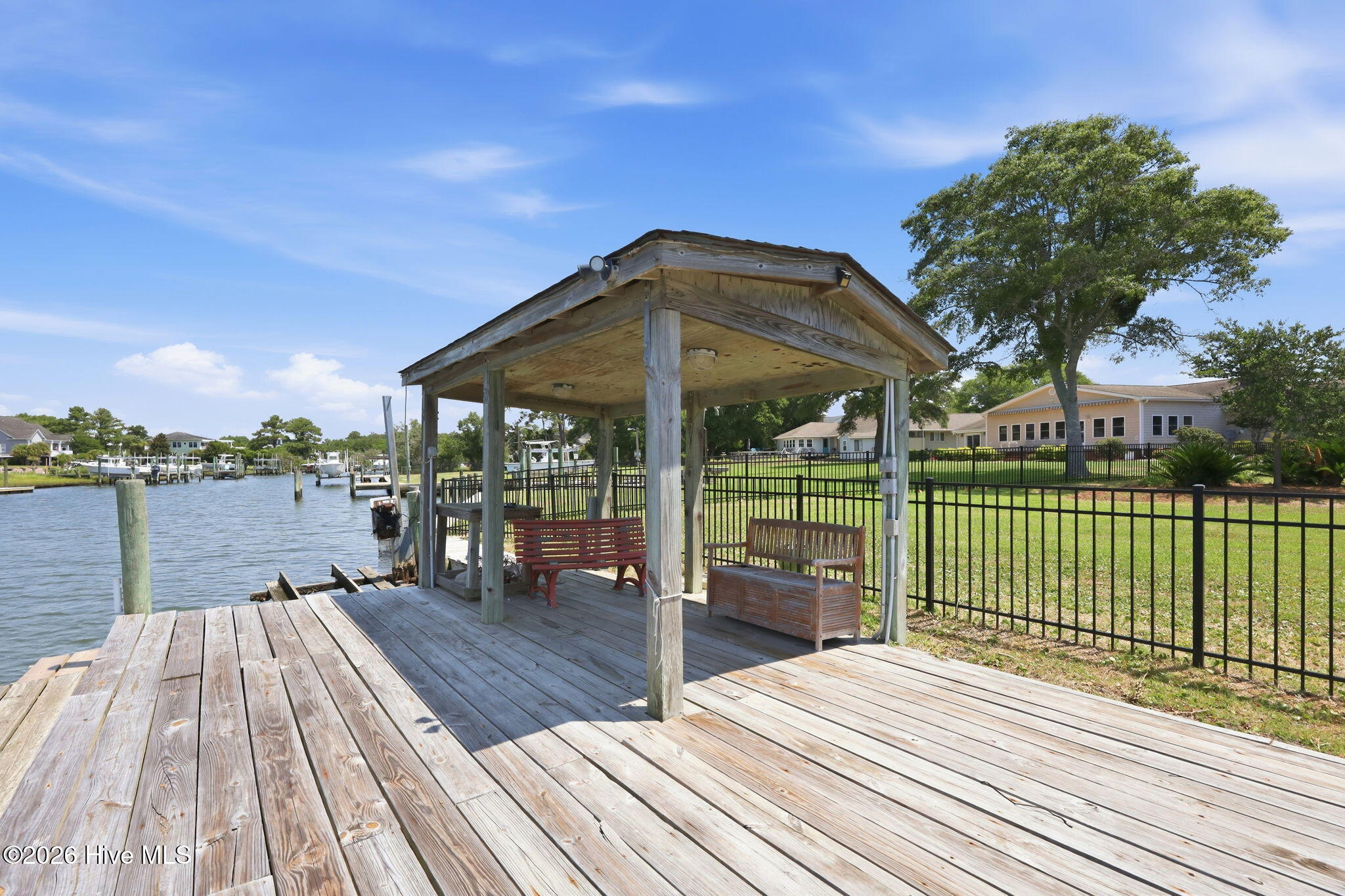 220 Club Point Drive Property Photo 44