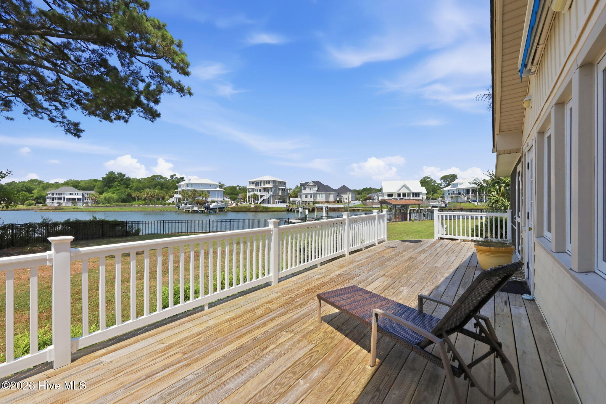 220 Club Point Drive Property Photo 47