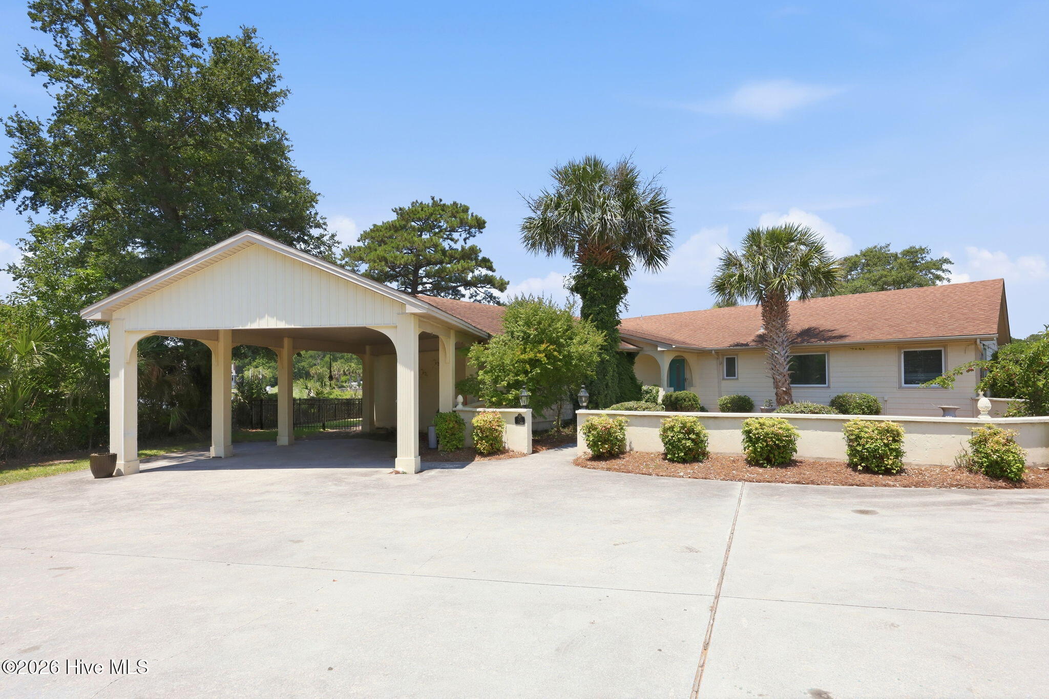220 Club Point Drive Property Photo 58
