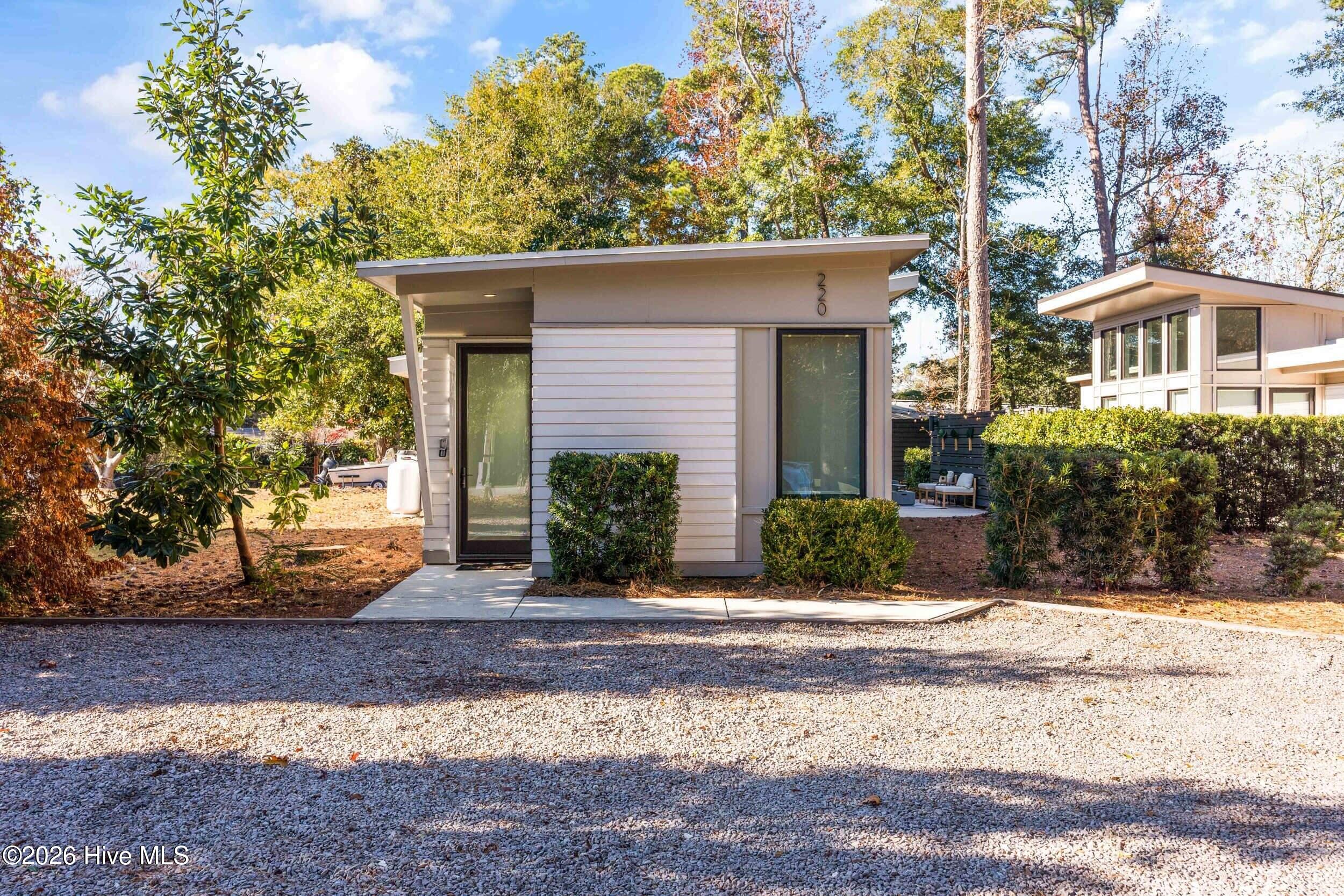 220 Victory Gardens Drive Property Photo 2