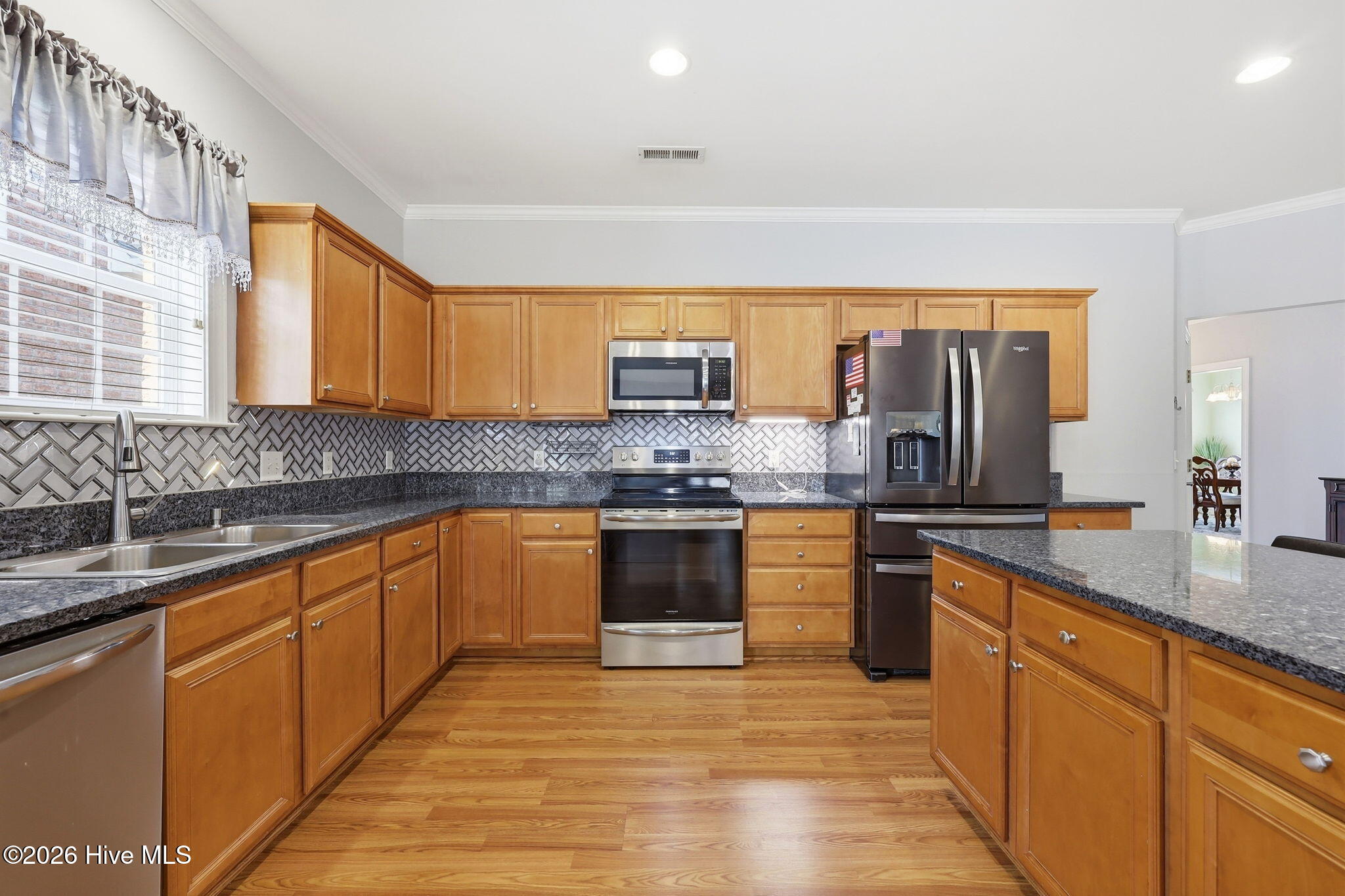 932 Dearborn Court Property Photo 10