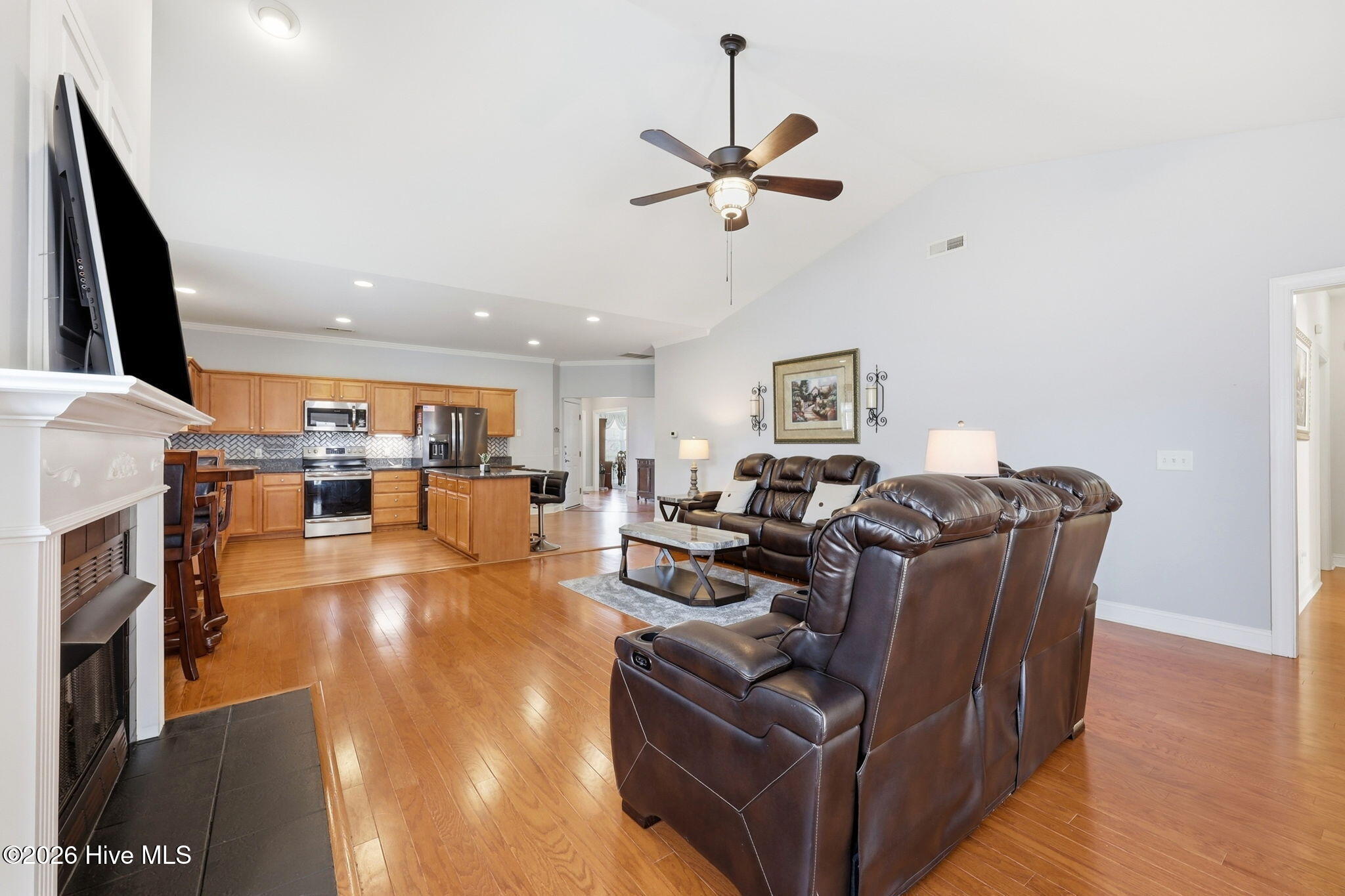 932 Dearborn Court Property Photo 15