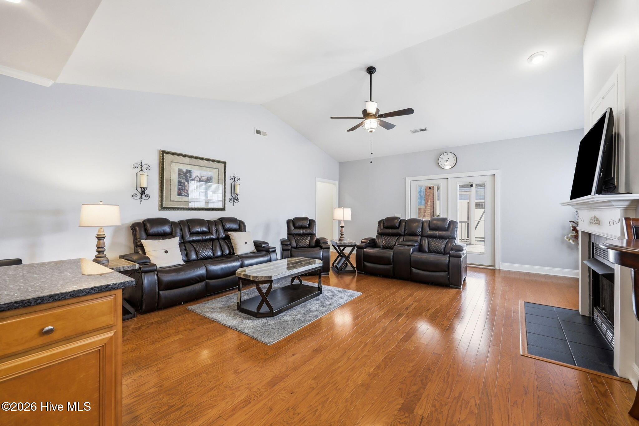 932 Dearborn Court Property Photo 16