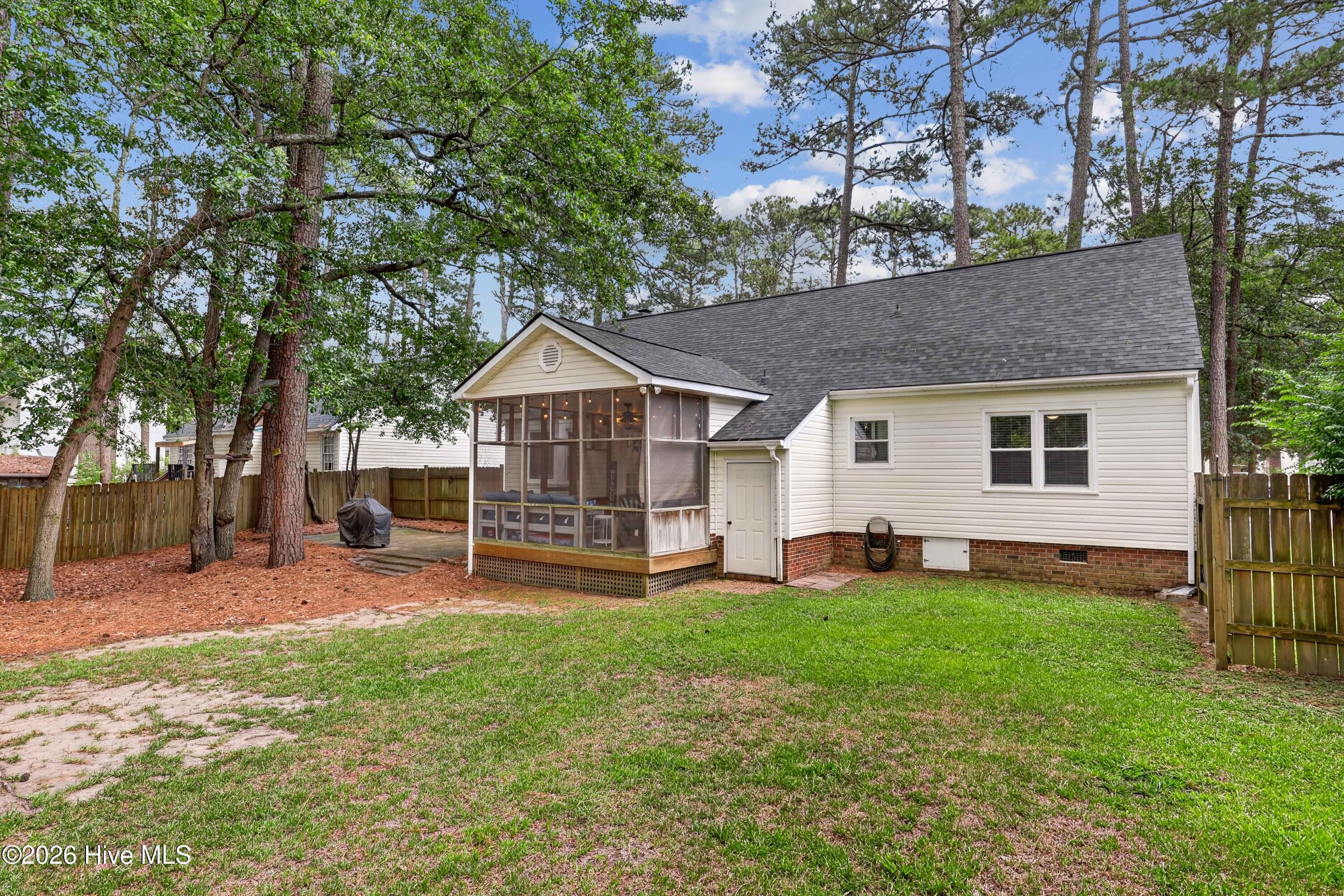 1704 Ridgeway Street W Property Photo 23