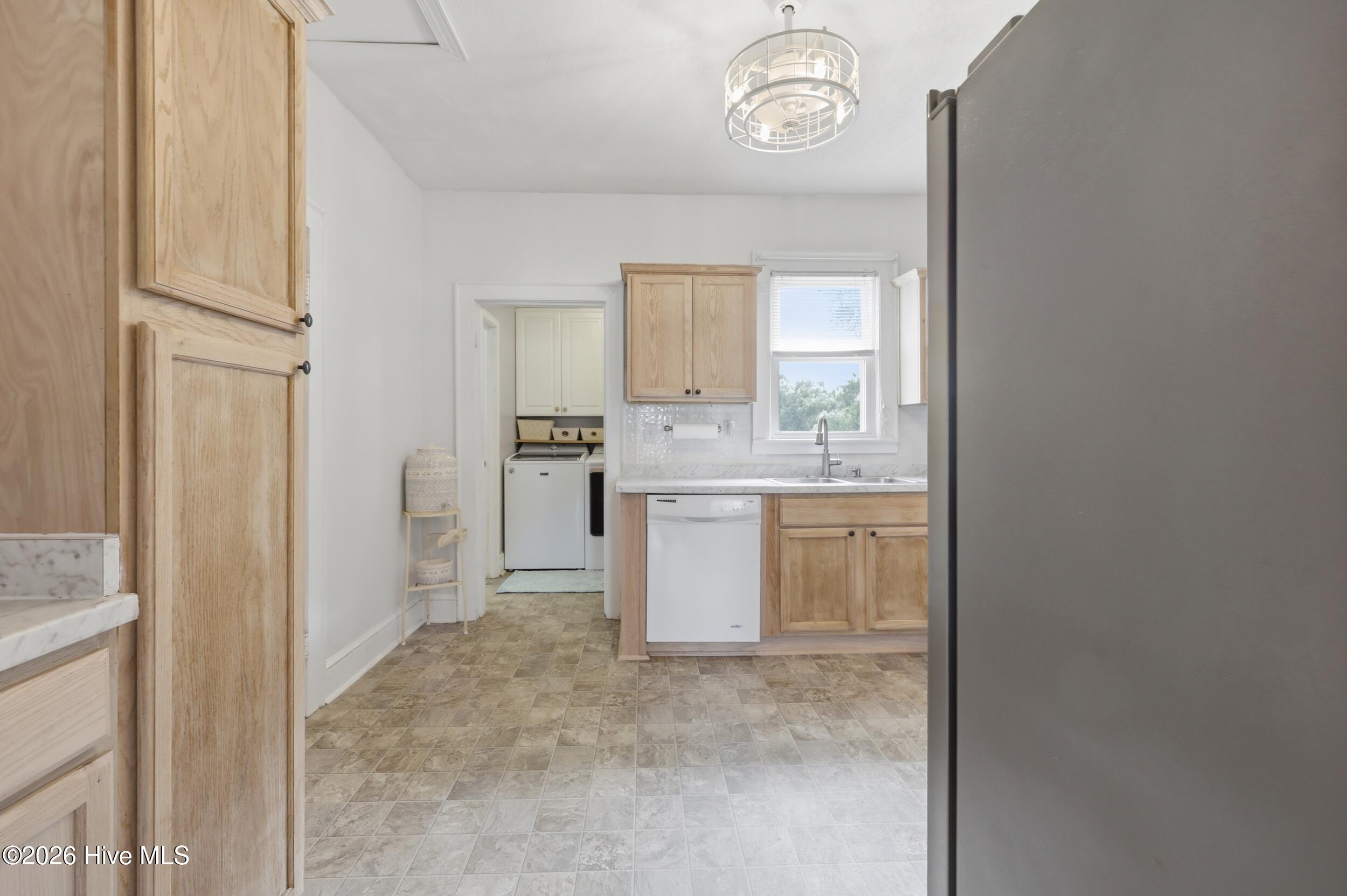 1009 Us Hwy 158 W Property Photo 7
