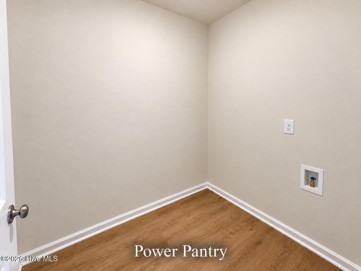 8219 Snelling Drive Property Photo 18