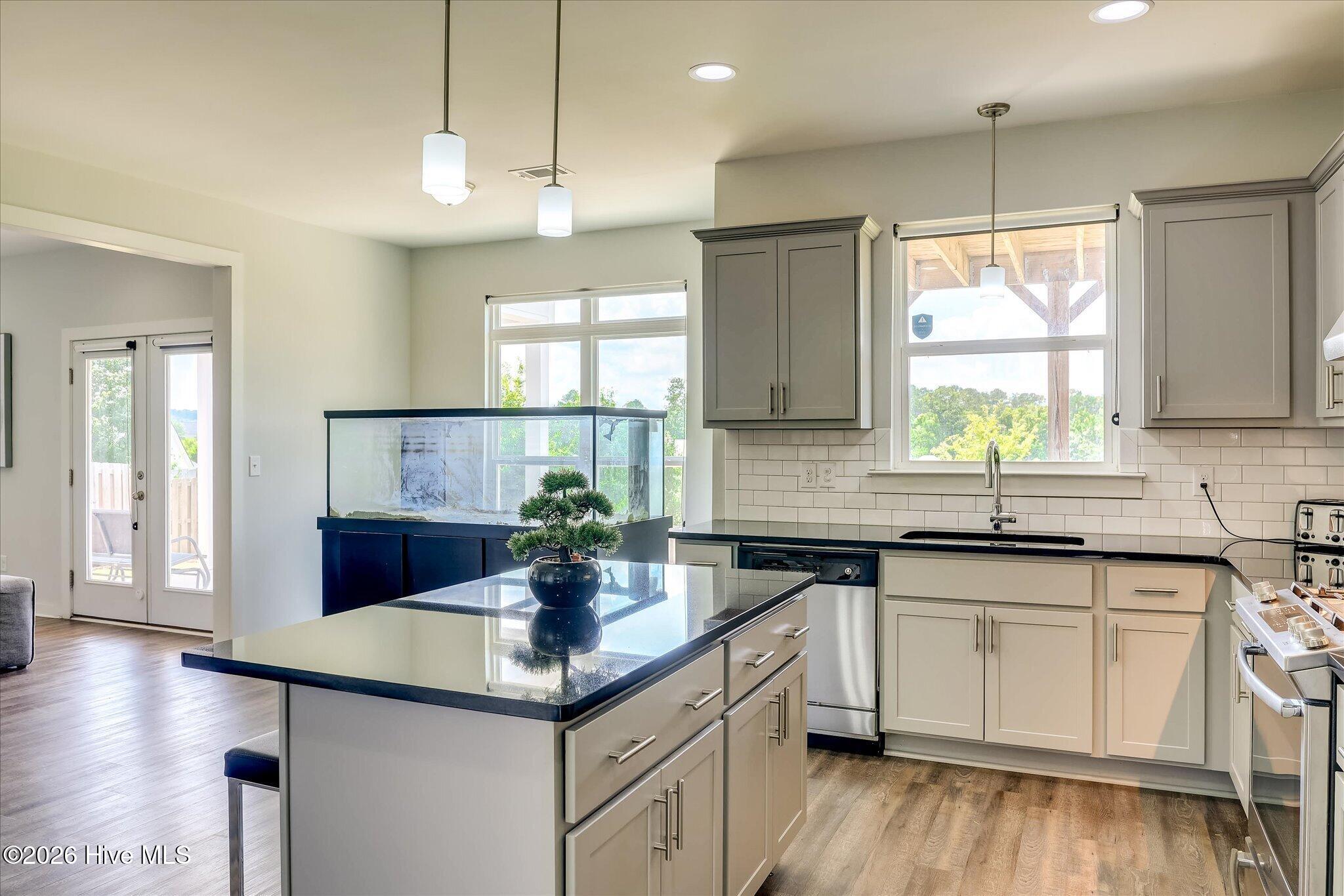 453 Bridle Path Road Property Photo 12