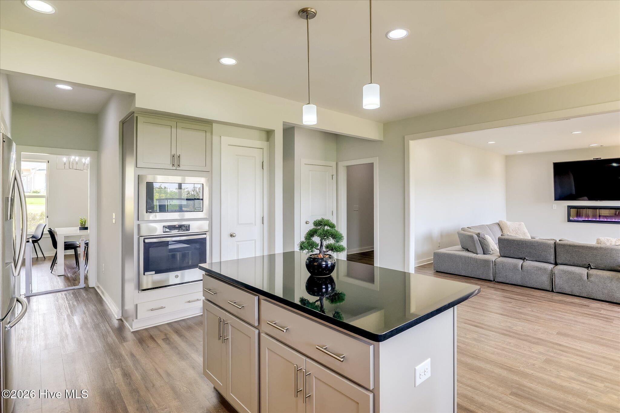 453 Bridle Path Road Property Photo 13